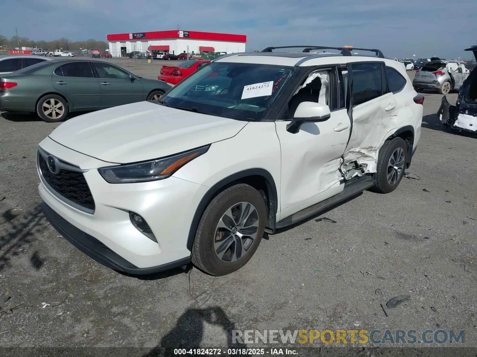 2 Photograph of a damaged car 5TDGZRBH8MS140196 TOYOTA HIGHLANDER 2021