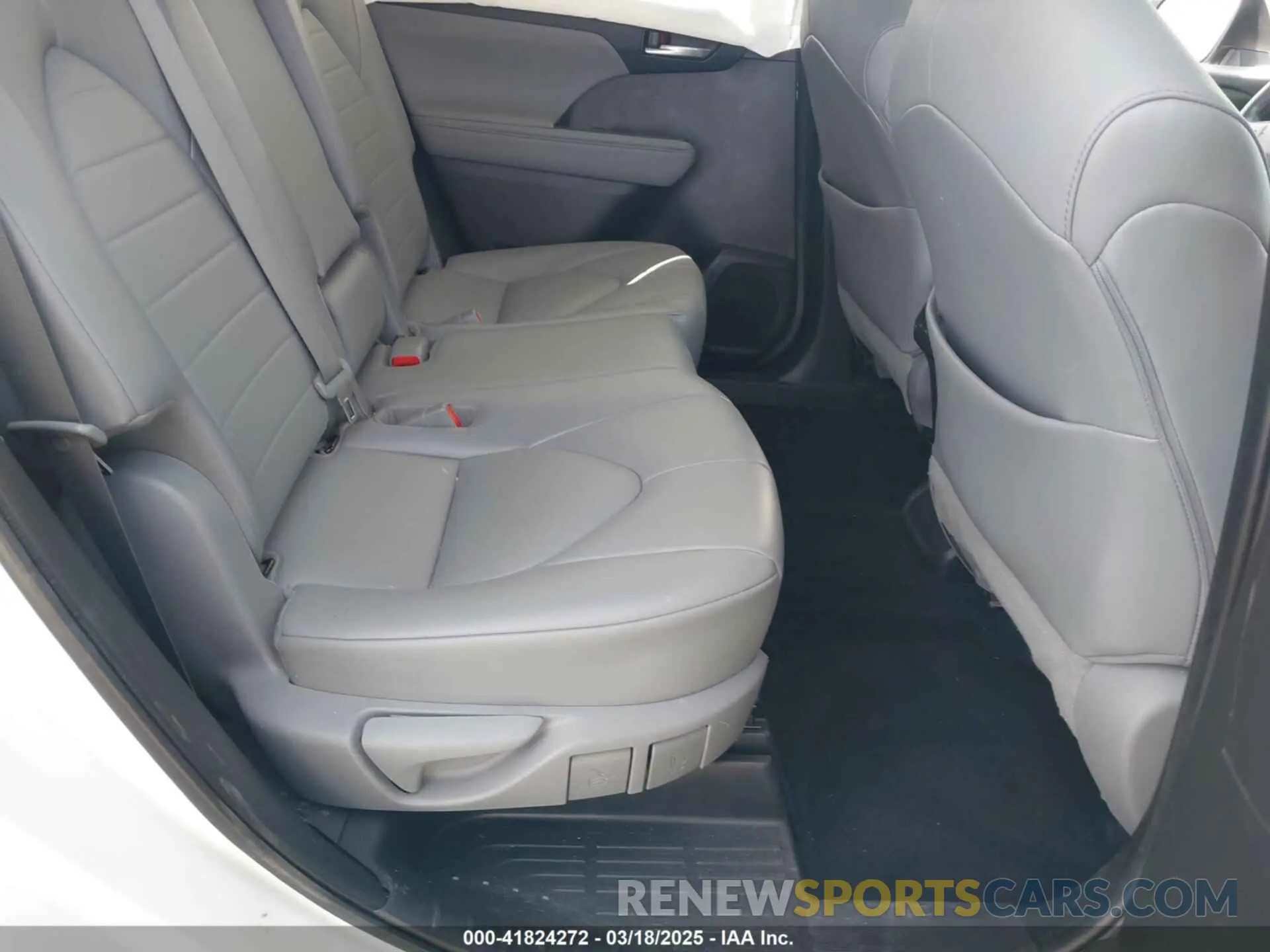 8 Photograph of a damaged car 5TDGZRBH8MS140196 TOYOTA HIGHLANDER 2021