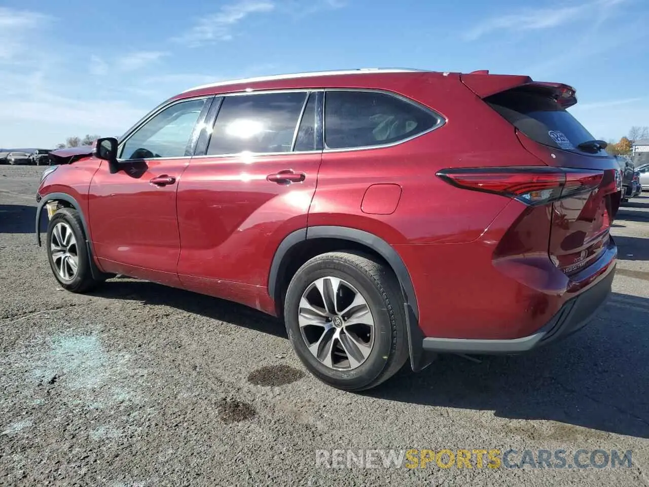 2 Photograph of a damaged car 5TDGZRBHXMS094774 TOYOTA HIGHLANDER 2021
