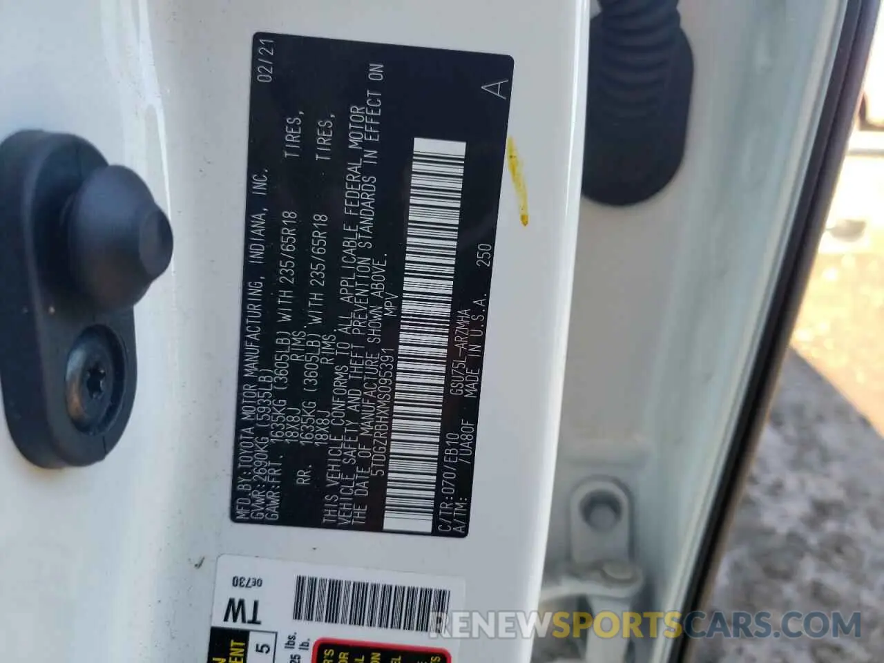 13 Photograph of a damaged car 5TDGZRBHXMS095391 TOYOTA HIGHLANDER 2021