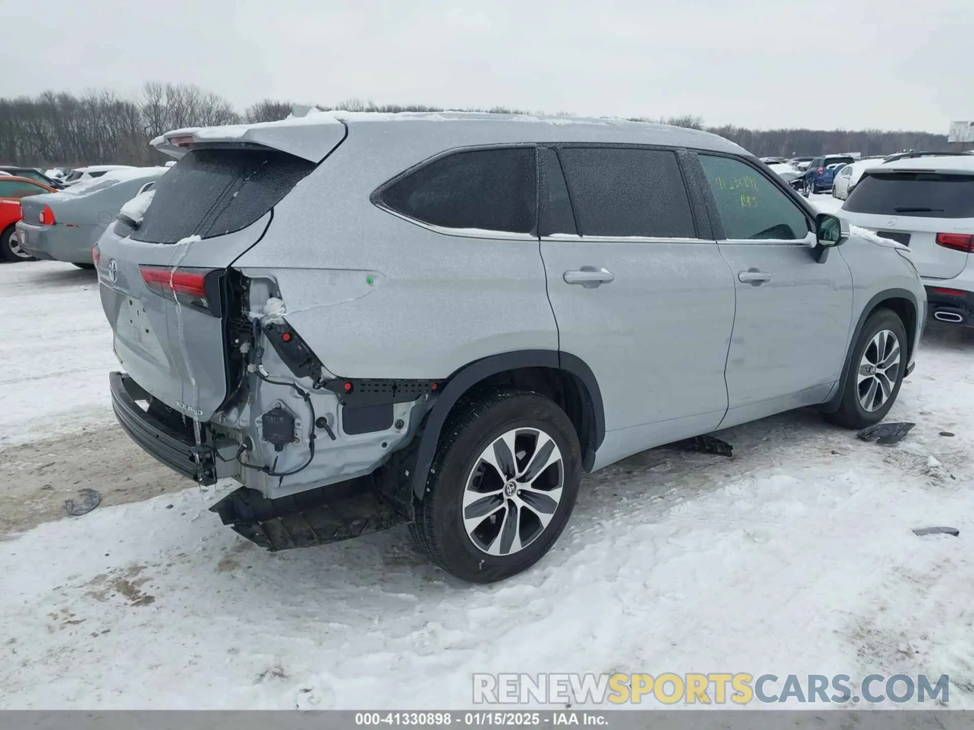 4 Photograph of a damaged car 5TDGZRBHXMS543600 TOYOTA HIGHLANDER 2021