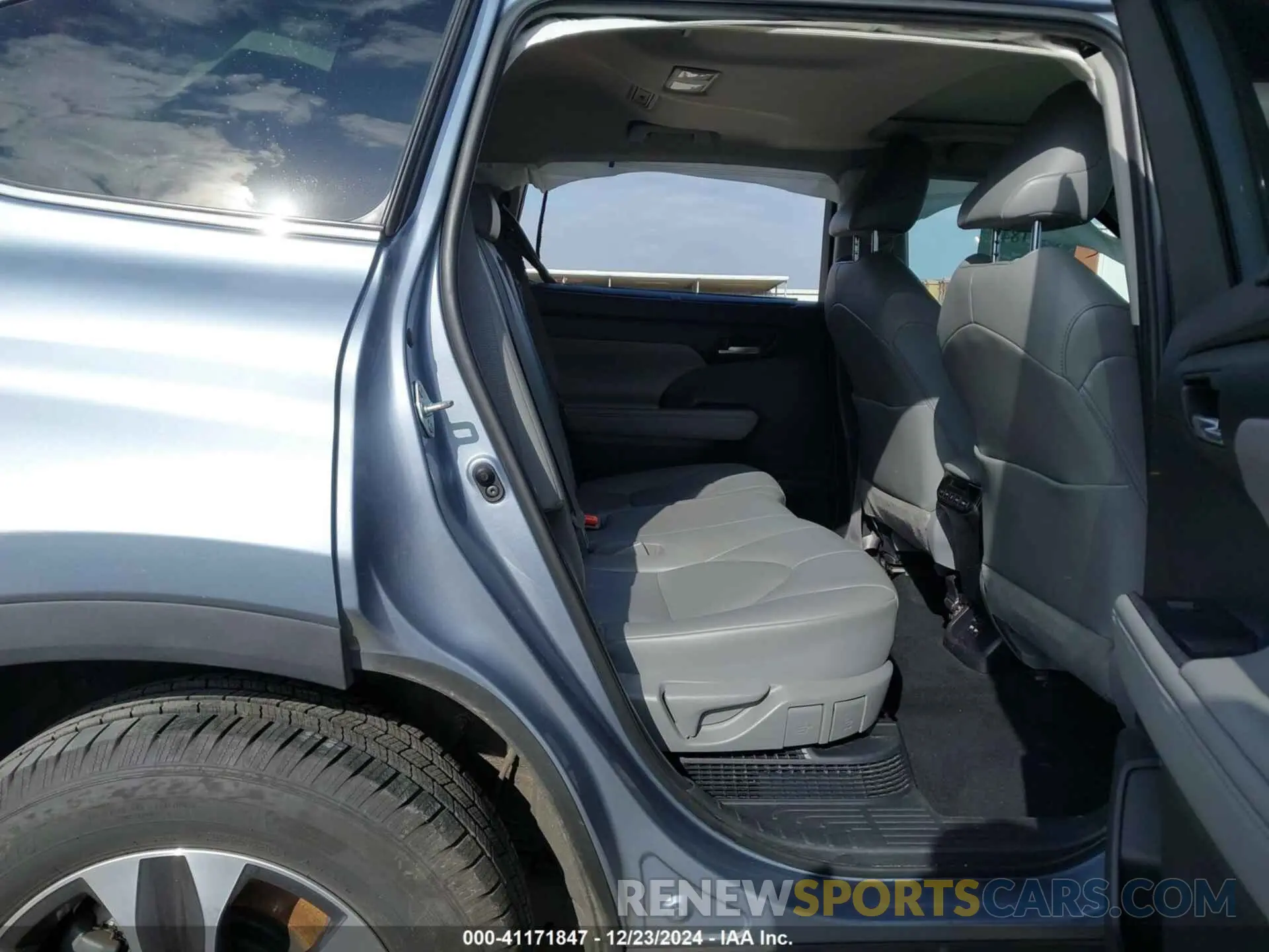 8 Photograph of a damaged car 5TDHARAH1MS007454 TOYOTA HIGHLANDER 2021