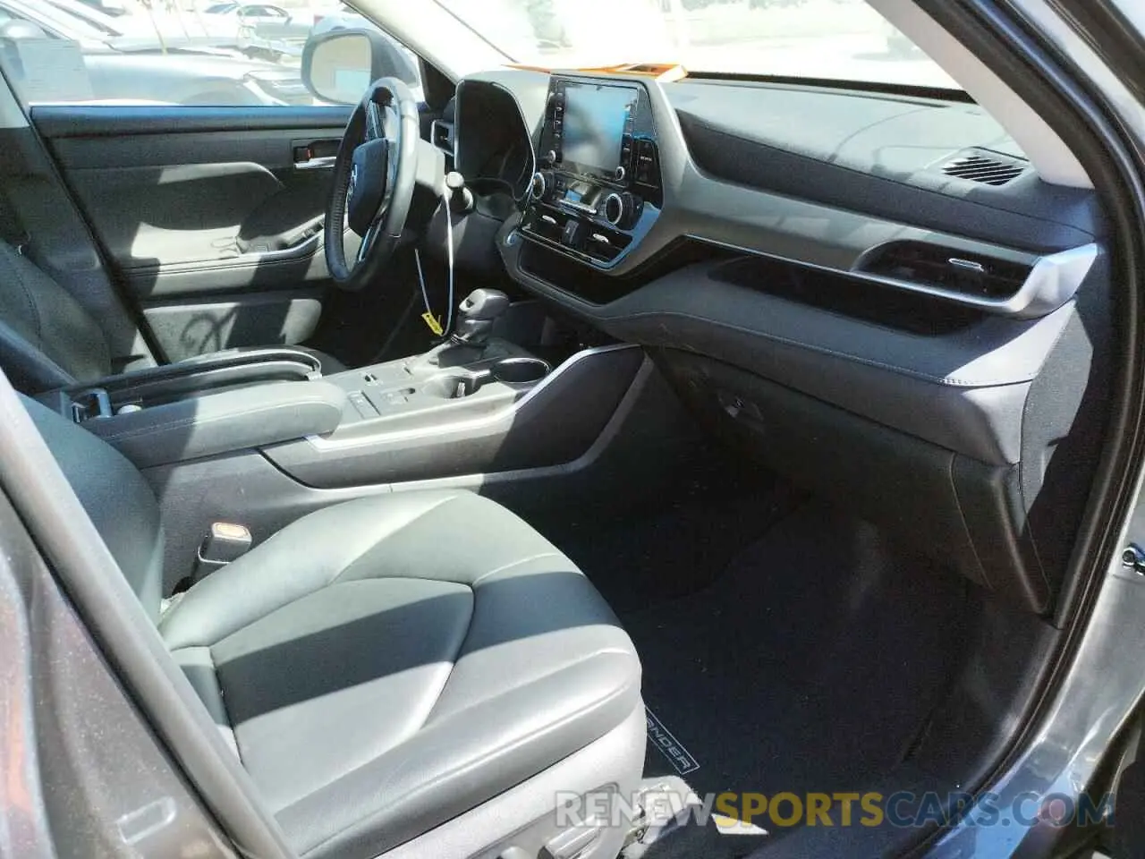 5 Photograph of a damaged car 5TDHARAH2MS508062 TOYOTA HIGHLANDER 2021