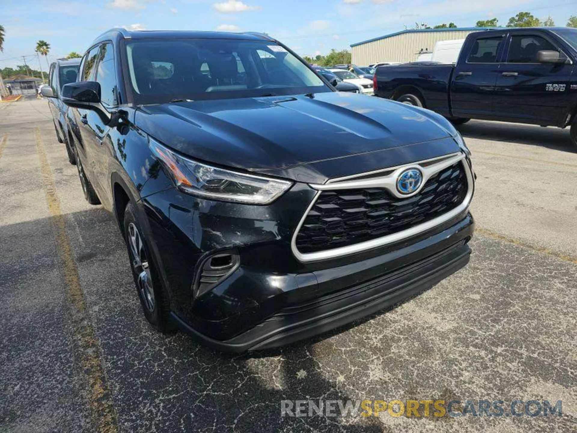 11 Photograph of a damaged car 5TDHARAH6MS012049 TOYOTA HIGHLANDER 2021