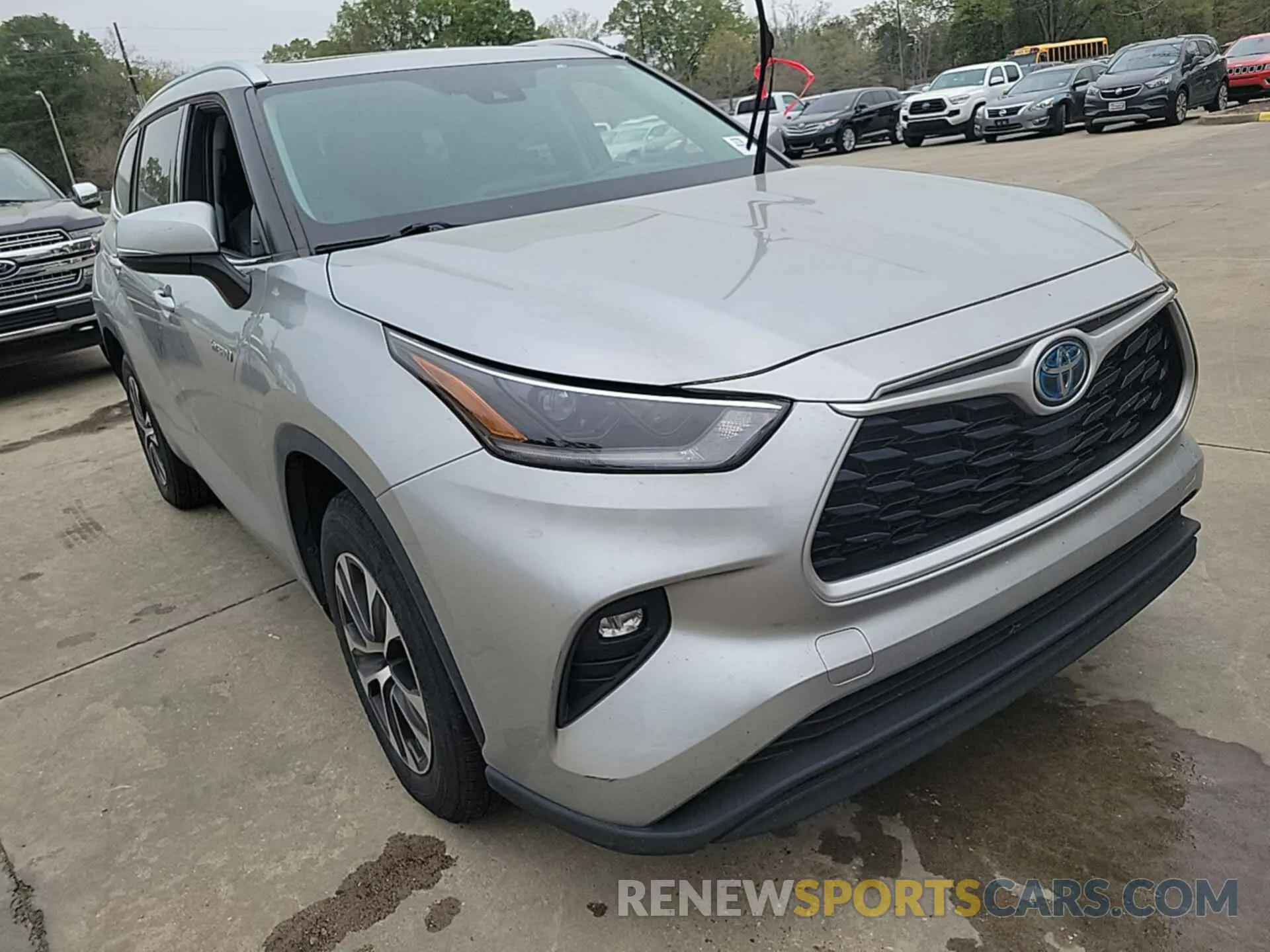 12 Photograph of a damaged car 5TDHARAH8MS509152 TOYOTA HIGHLANDER 2021