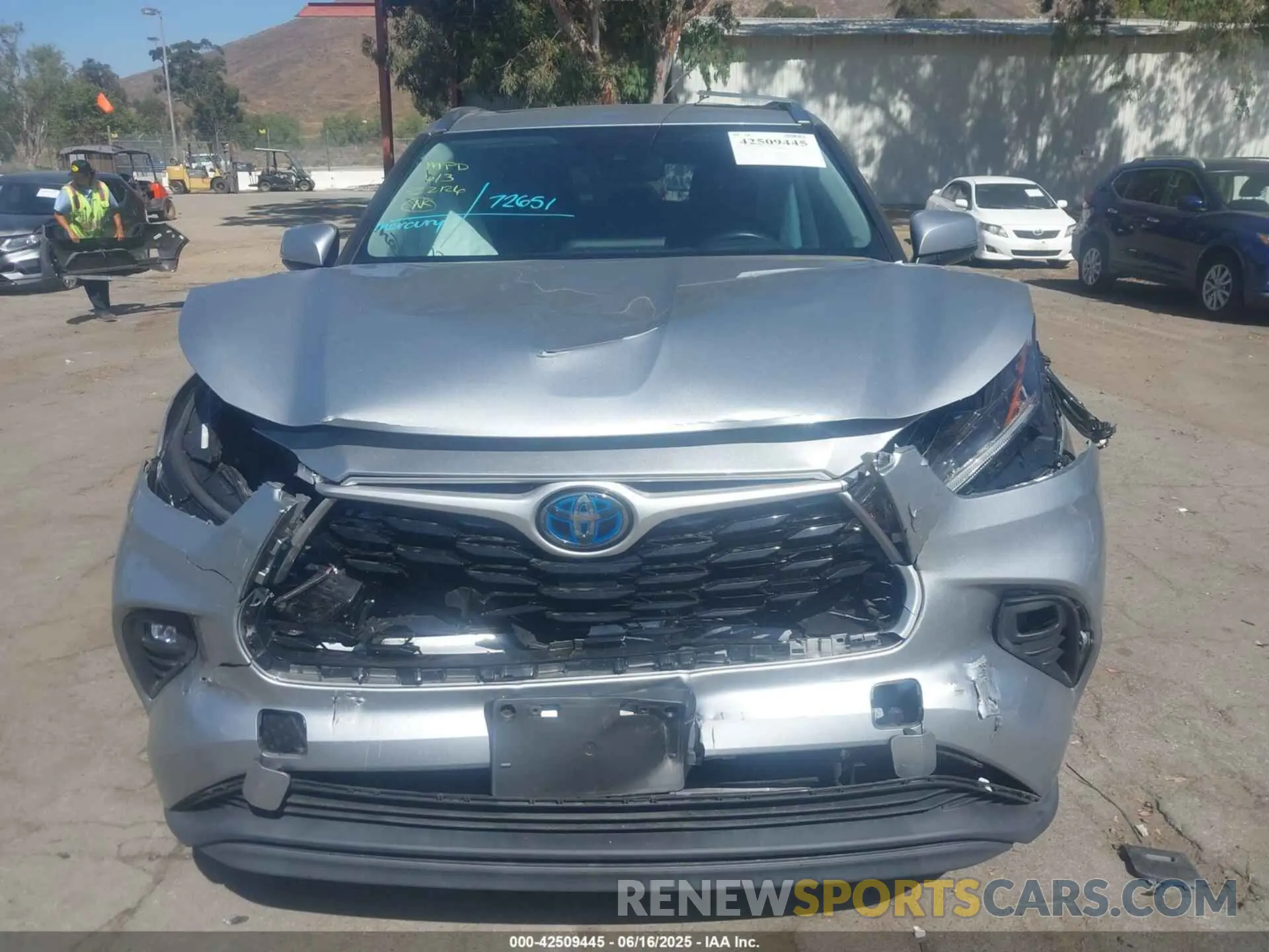 13 Photograph of a damaged car 5TDHARAH9MS506261 TOYOTA HIGHLANDER 2021
