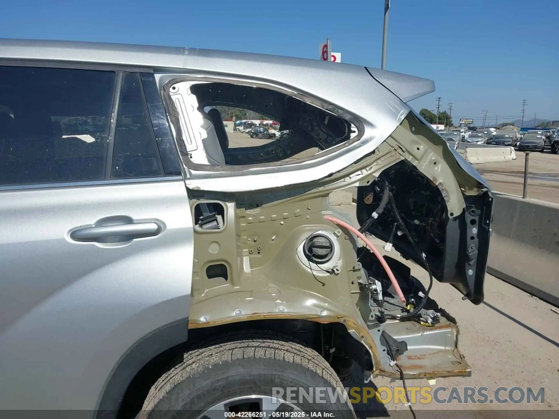 6 Photograph of a damaged car 5TDHBRCH0MS517918 TOYOTA HIGHLANDER 2021