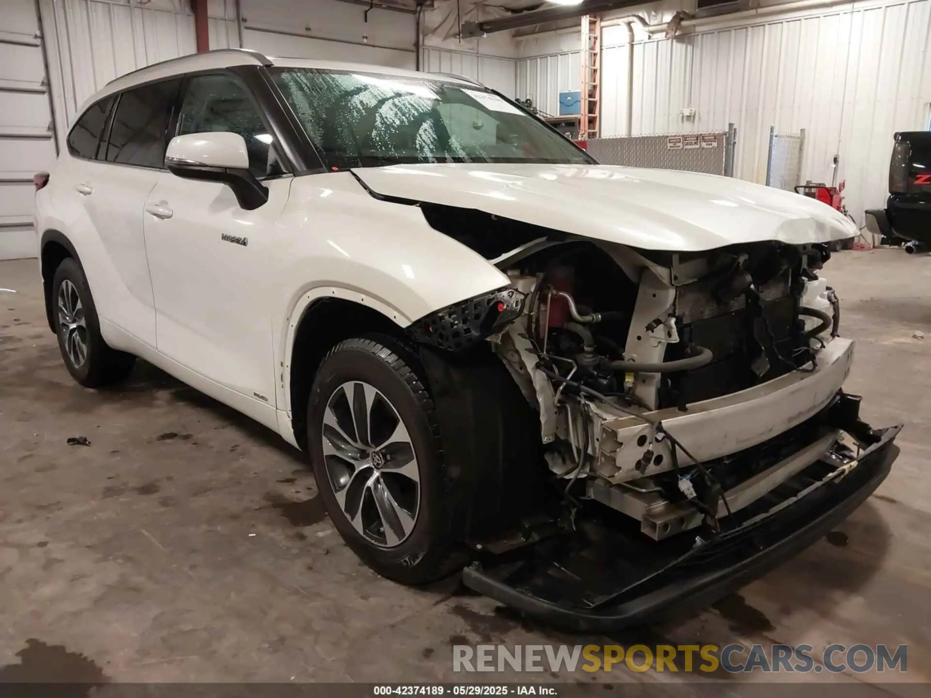 1 Фотография поврежденного автомобиля 5TDHBRCH2MS515572 TOYOTA HIGHLANDER 2021