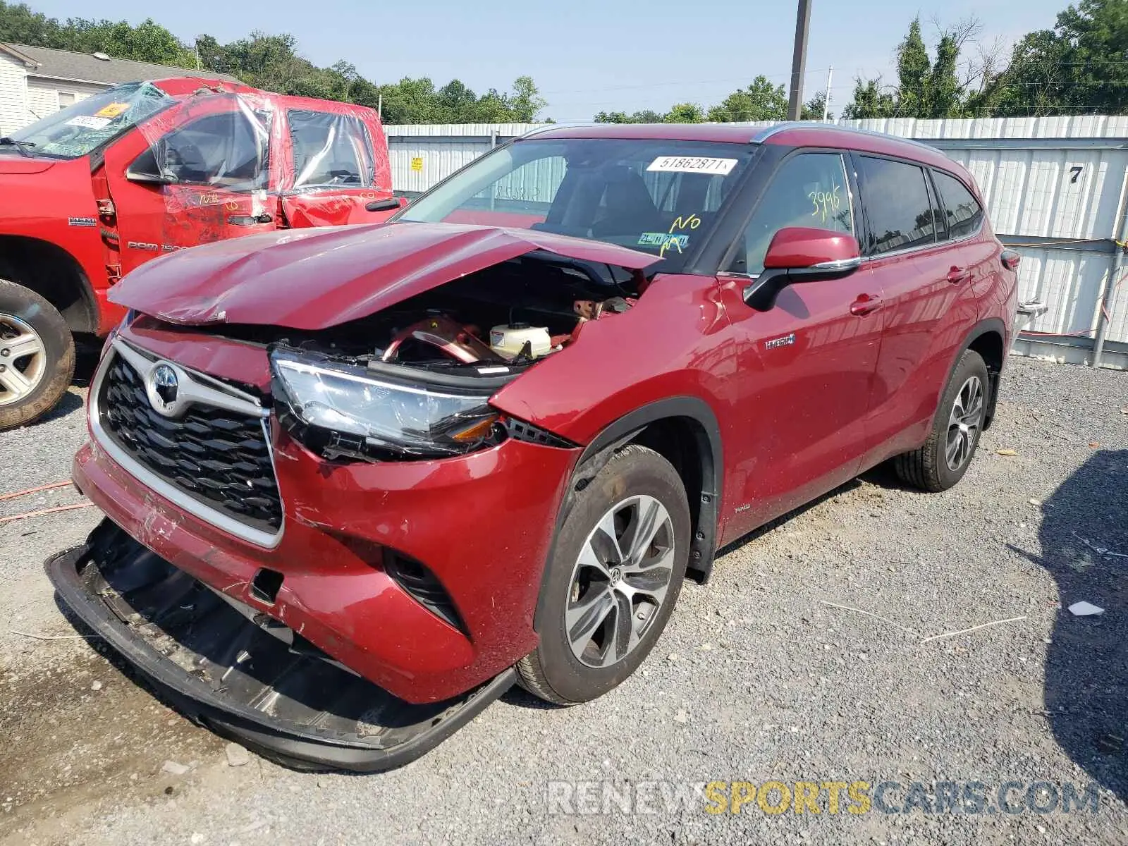2 Photograph of a damaged car 5TDHBRCH4MS520594 TOYOTA HIGHLANDER 2021