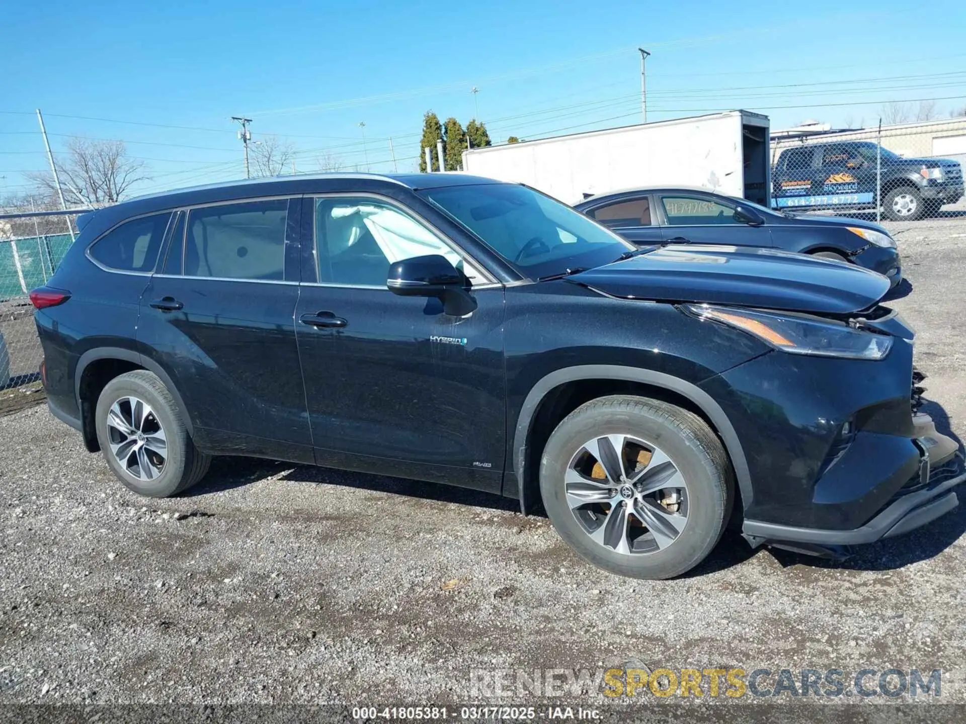 13 Photograph of a damaged car 5TDHBRCH6MS522413 TOYOTA HIGHLANDER 2021