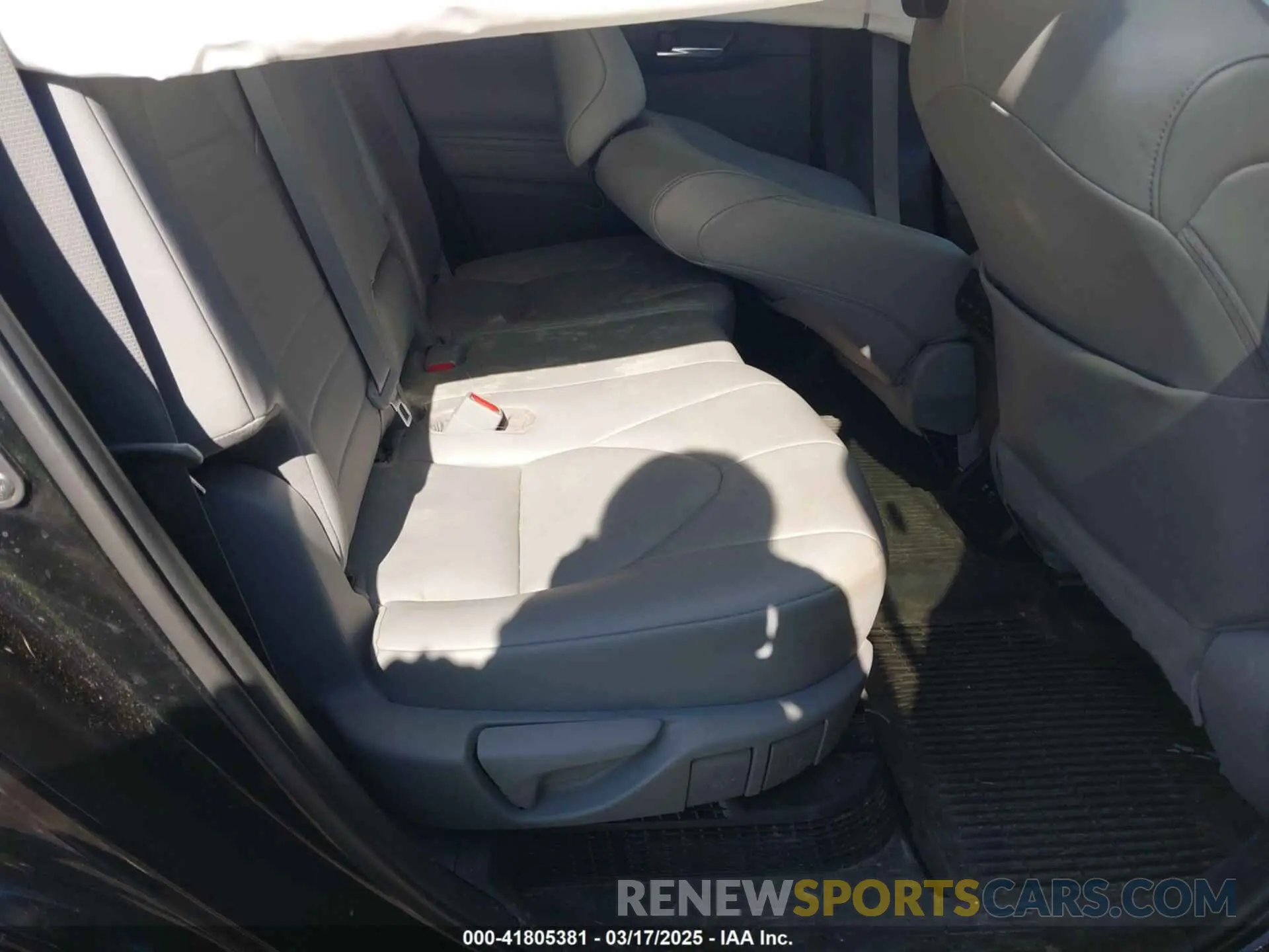 8 Photograph of a damaged car 5TDHBRCH6MS522413 TOYOTA HIGHLANDER 2021