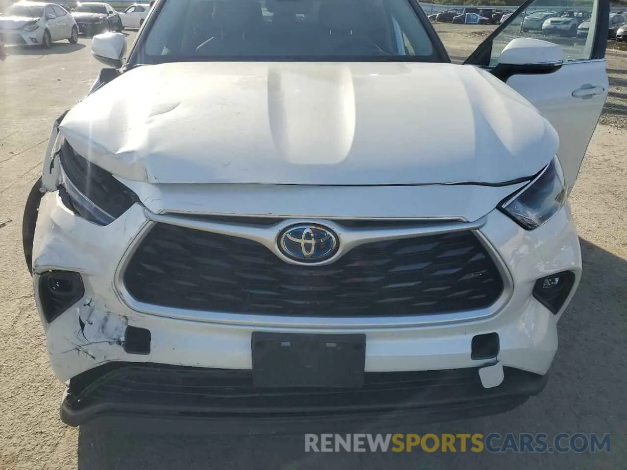 12 Photograph of a damaged car 5TDHBRCH7MS516443 TOYOTA HIGHLANDER 2021