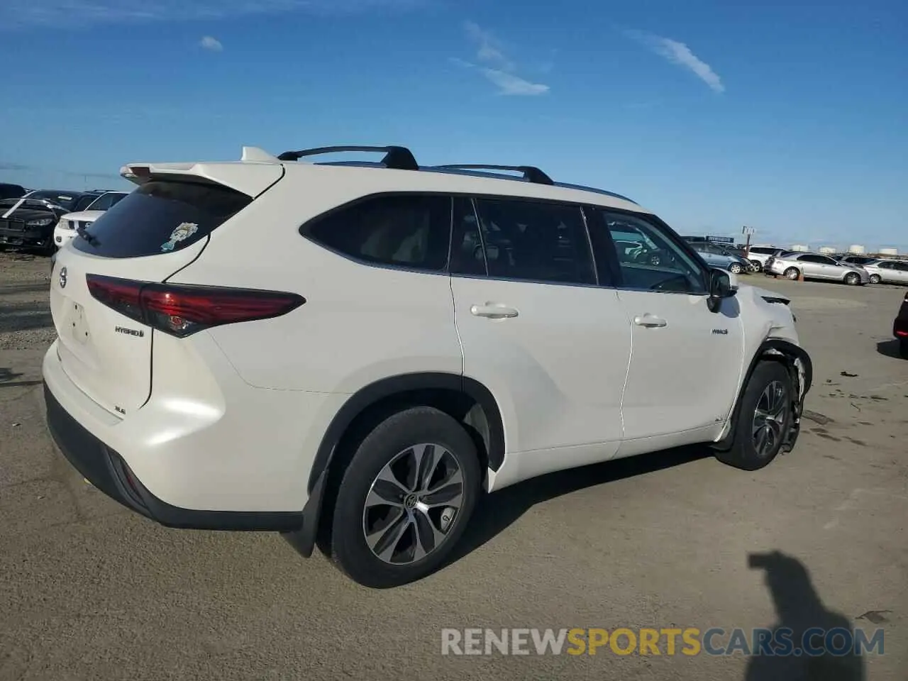 3 Photograph of a damaged car 5TDHBRCH7MS516443 TOYOTA HIGHLANDER 2021