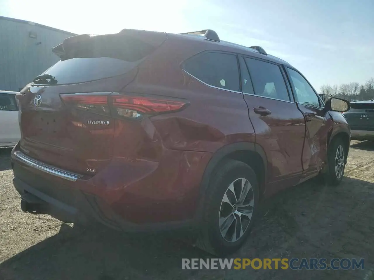 3 Photograph of a damaged car 5TDHBRCH9MS535348 TOYOTA HIGHLANDER 2021