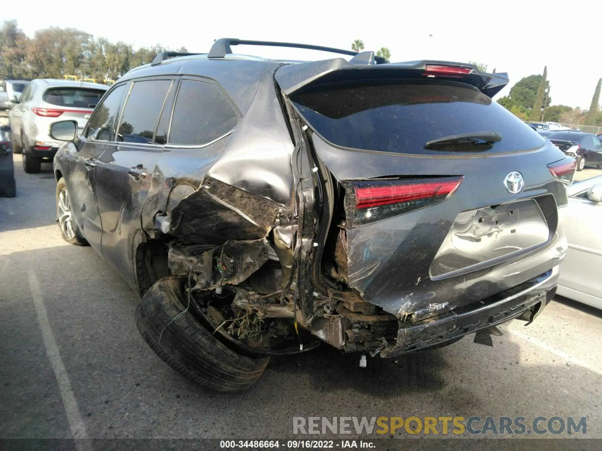 3 Photograph of a damaged car 5TDHZRAH0MS520431 TOYOTA HIGHLANDER 2021