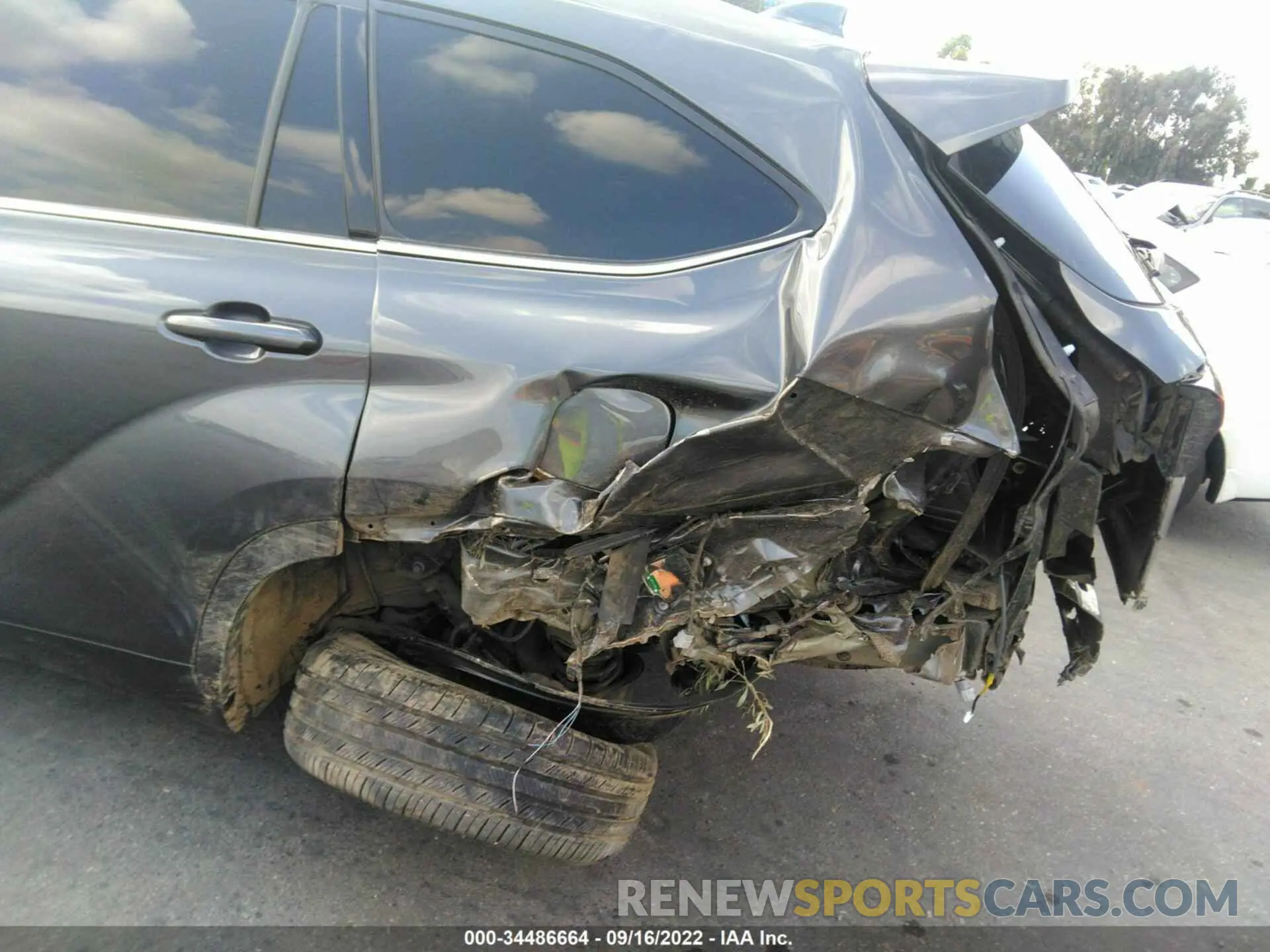 6 Photograph of a damaged car 5TDHZRAH0MS520431 TOYOTA HIGHLANDER 2021