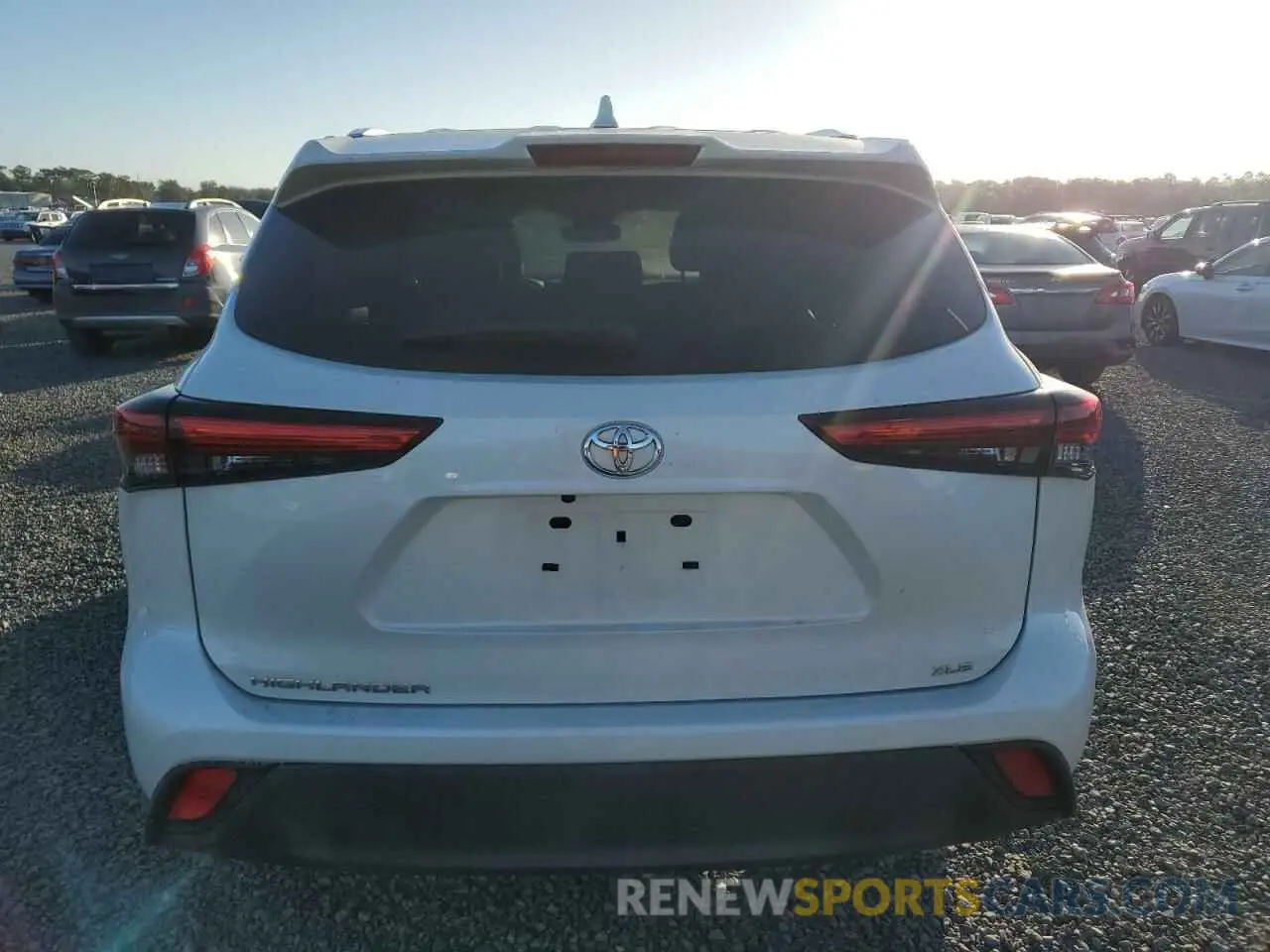 6 Photograph of a damaged car 5TDHZRAH1MS533057 TOYOTA HIGHLANDER 2021