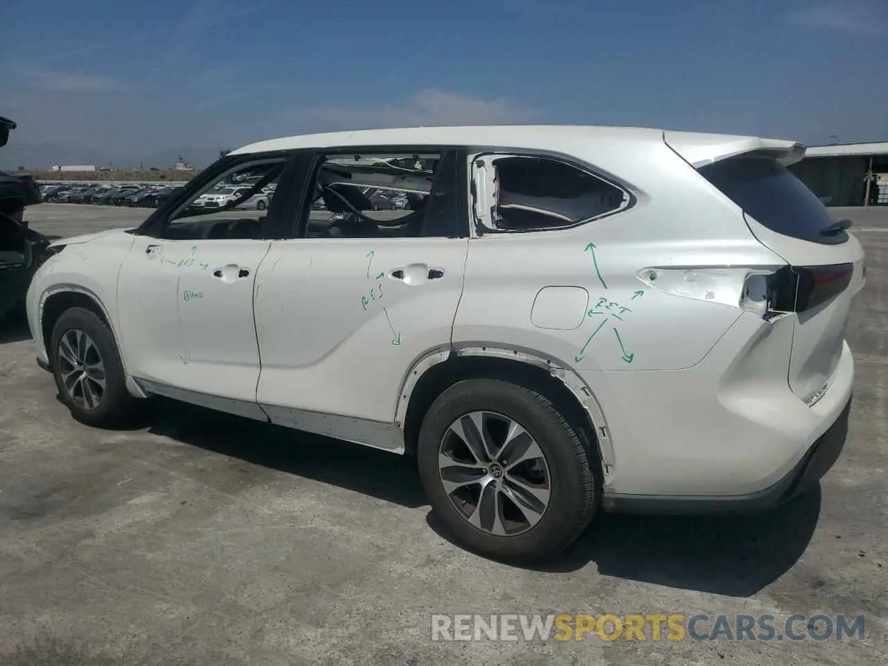 2 Photograph of a damaged car 5TDHZRAH4MS078480 TOYOTA HIGHLANDER 2021