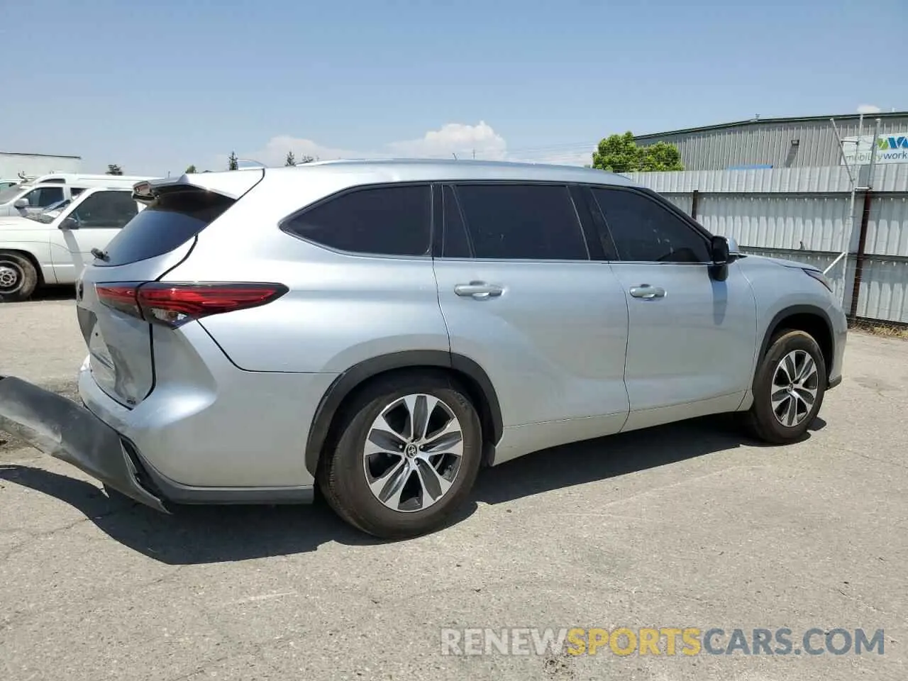 3 Photograph of a damaged car 5TDHZRAH9MS033017 TOYOTA HIGHLANDER 2021