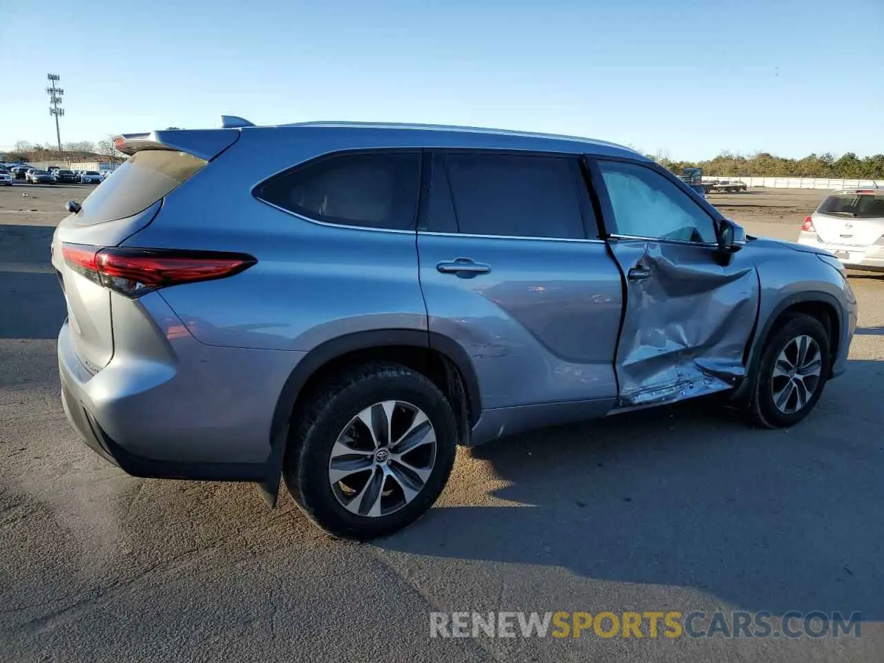 3 Photograph of a damaged car 5TDHZRBH0MS122456 TOYOTA HIGHLANDER 2021
