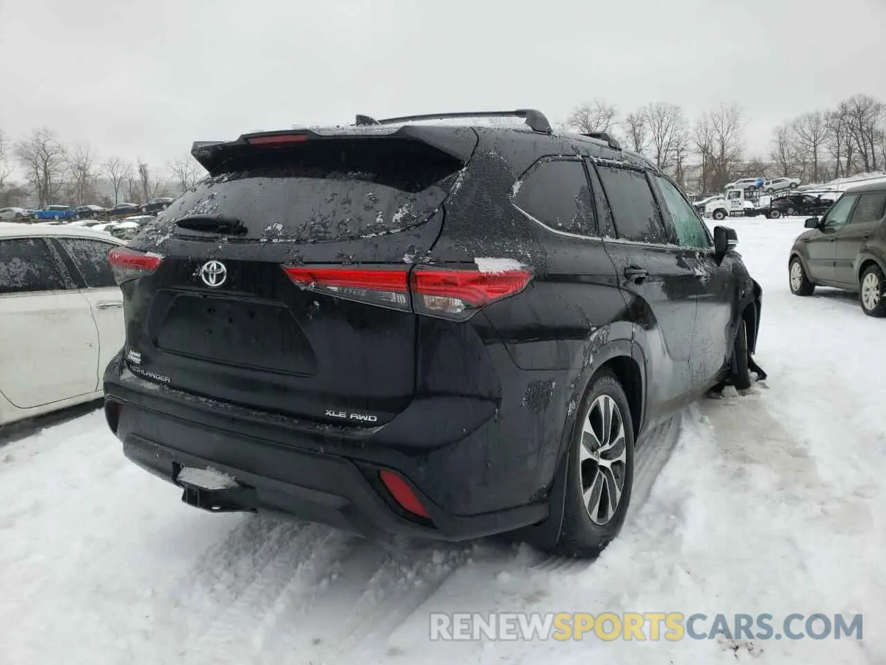 4 Photograph of a damaged car 5TDHZRBH0MS544503 TOYOTA HIGHLANDER 2021