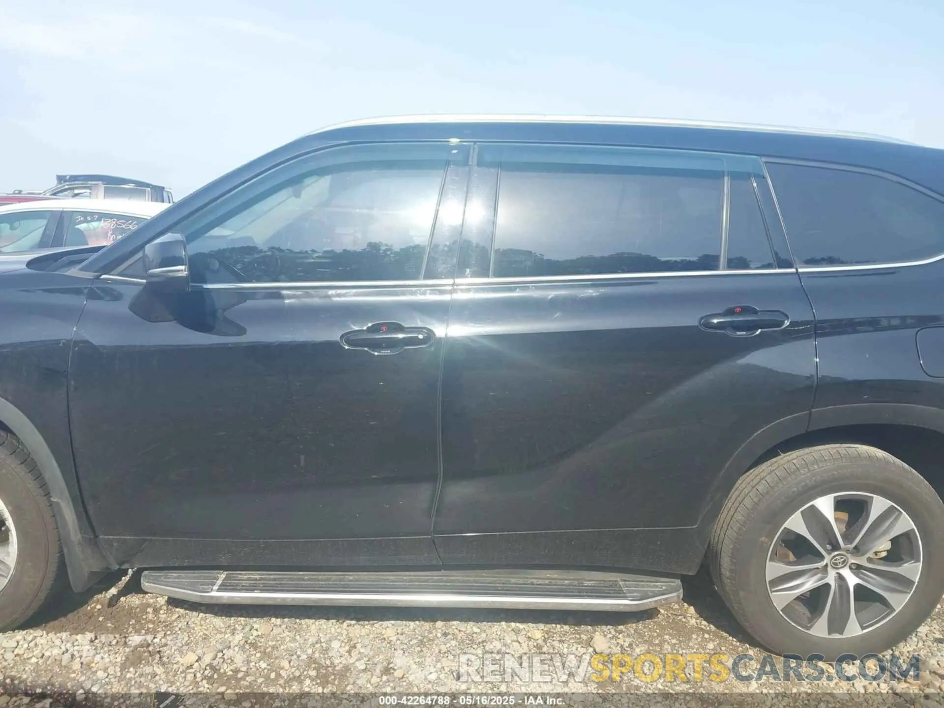14 Photograph of a damaged car 5TDHZRBH3MS523919 TOYOTA HIGHLANDER 2021