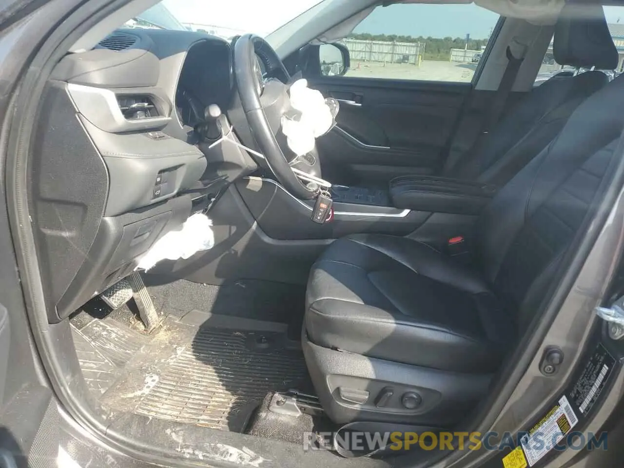7 Photograph of a damaged car 5TDHZRBH4MS155735 TOYOTA HIGHLANDER 2021