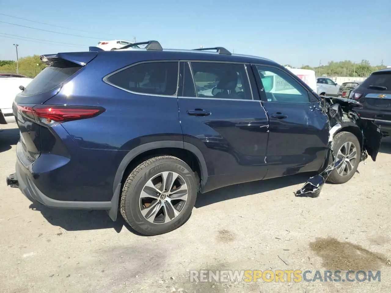 3 Photograph of a damaged car 5TDHZRBH5MS153606 TOYOTA HIGHLANDER 2021