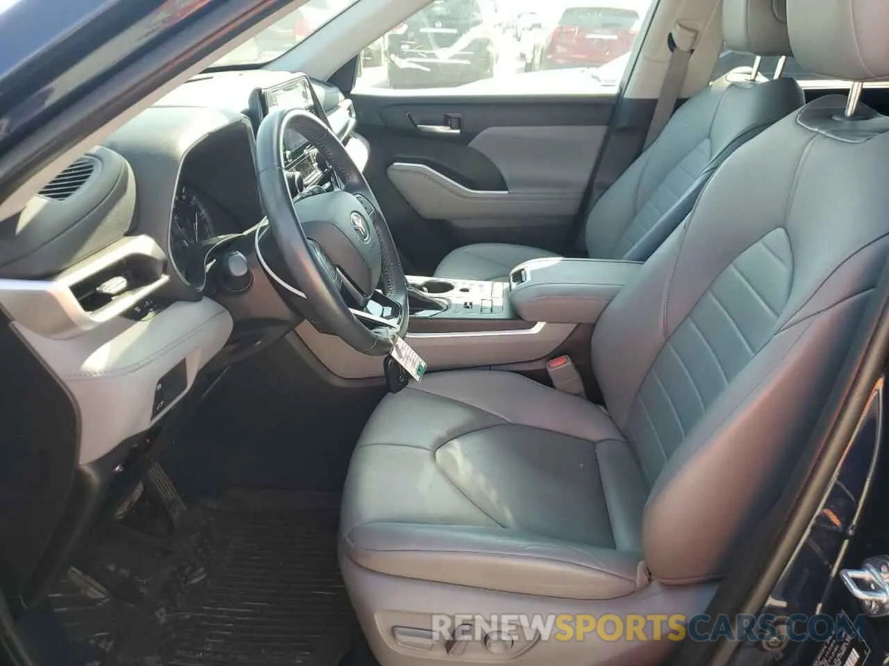 7 Photograph of a damaged car 5TDHZRBH5MS153606 TOYOTA HIGHLANDER 2021