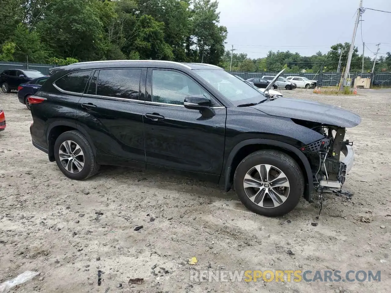 4 Photograph of a damaged car 5TDHZRBH5MS156246 TOYOTA HIGHLANDER 2021