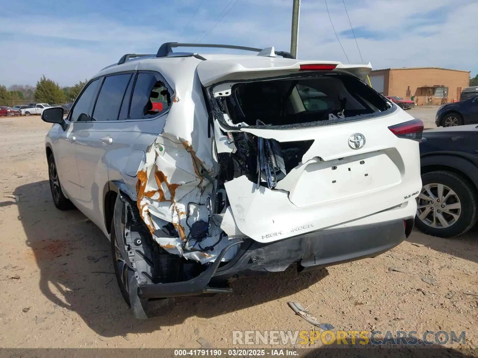 3 Photograph of a damaged car 5TDHZRBH6MS539502 TOYOTA HIGHLANDER 2021
