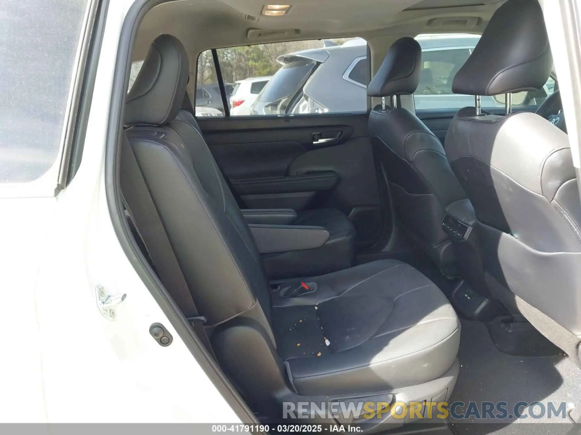 8 Photograph of a damaged car 5TDHZRBH6MS539502 TOYOTA HIGHLANDER 2021