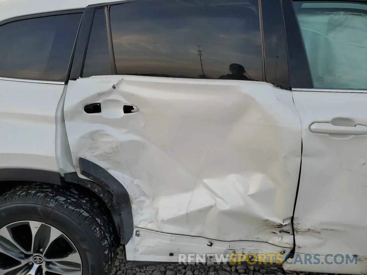 11 Photograph of a damaged car 5TDHZRBH7MS060179 TOYOTA HIGHLANDER 2021