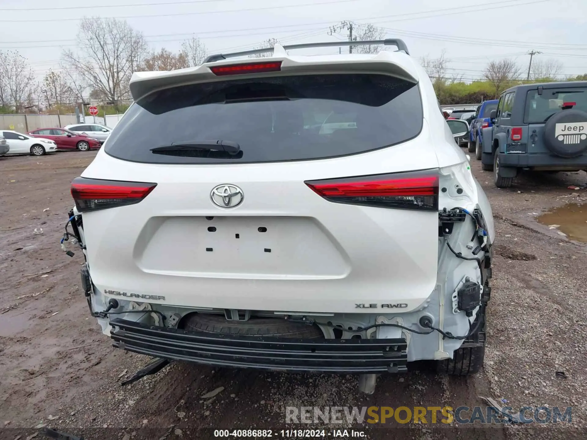 17 Photograph of a damaged car 5TDHZRBH8MS138517 TOYOTA HIGHLANDER 2021
