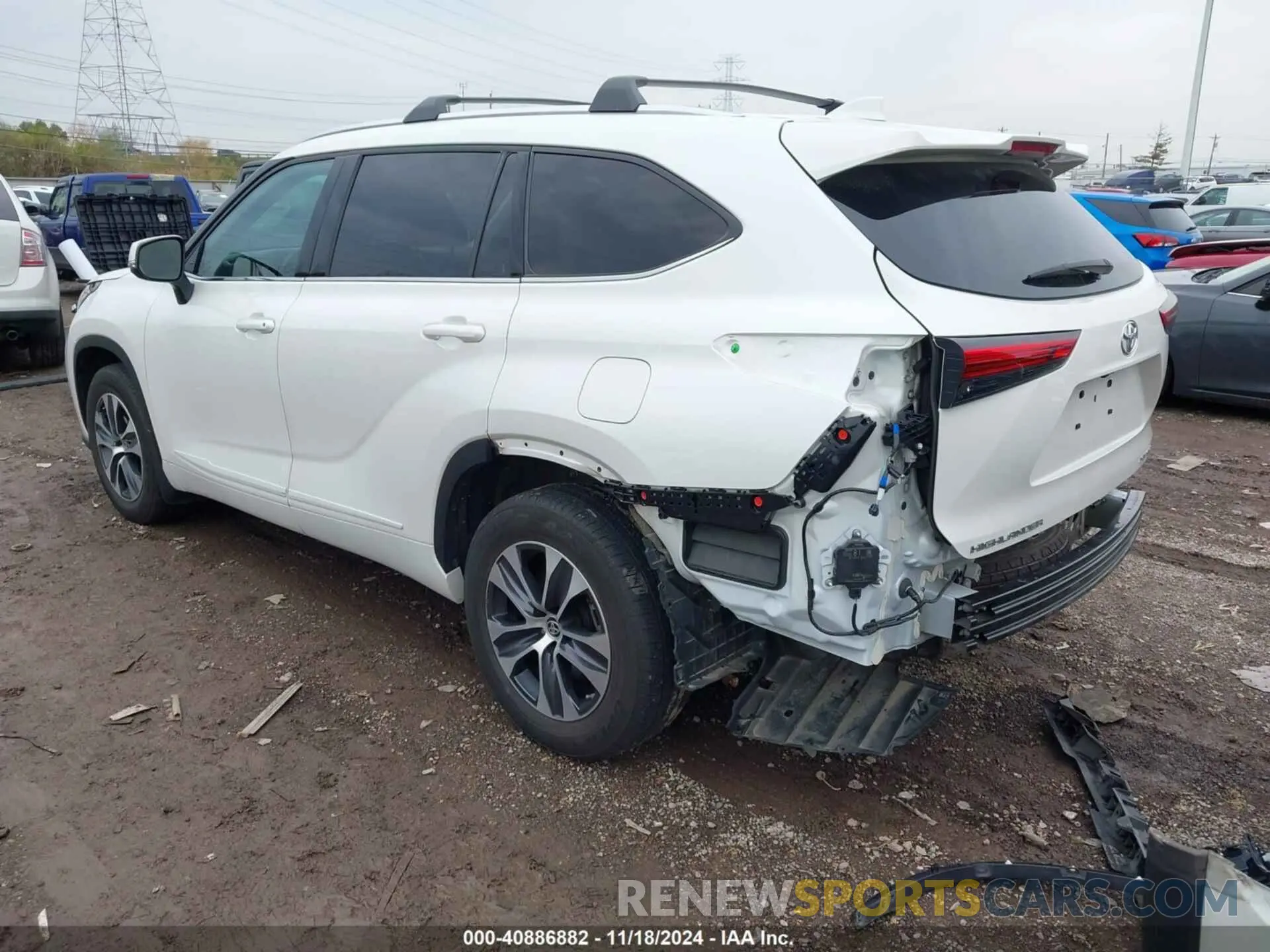 3 Photograph of a damaged car 5TDHZRBH8MS138517 TOYOTA HIGHLANDER 2021