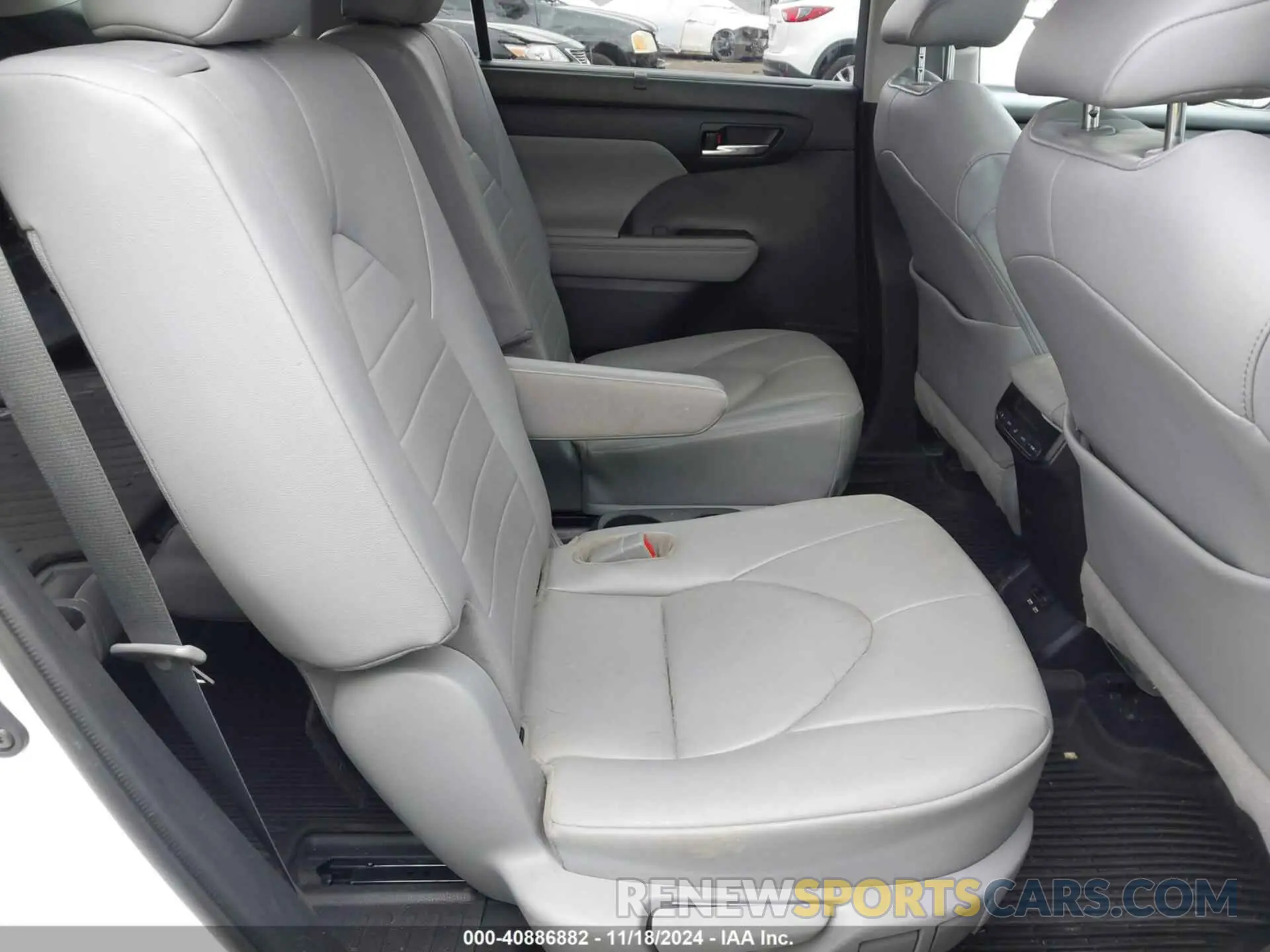 8 Photograph of a damaged car 5TDHZRBH8MS138517 TOYOTA HIGHLANDER 2021