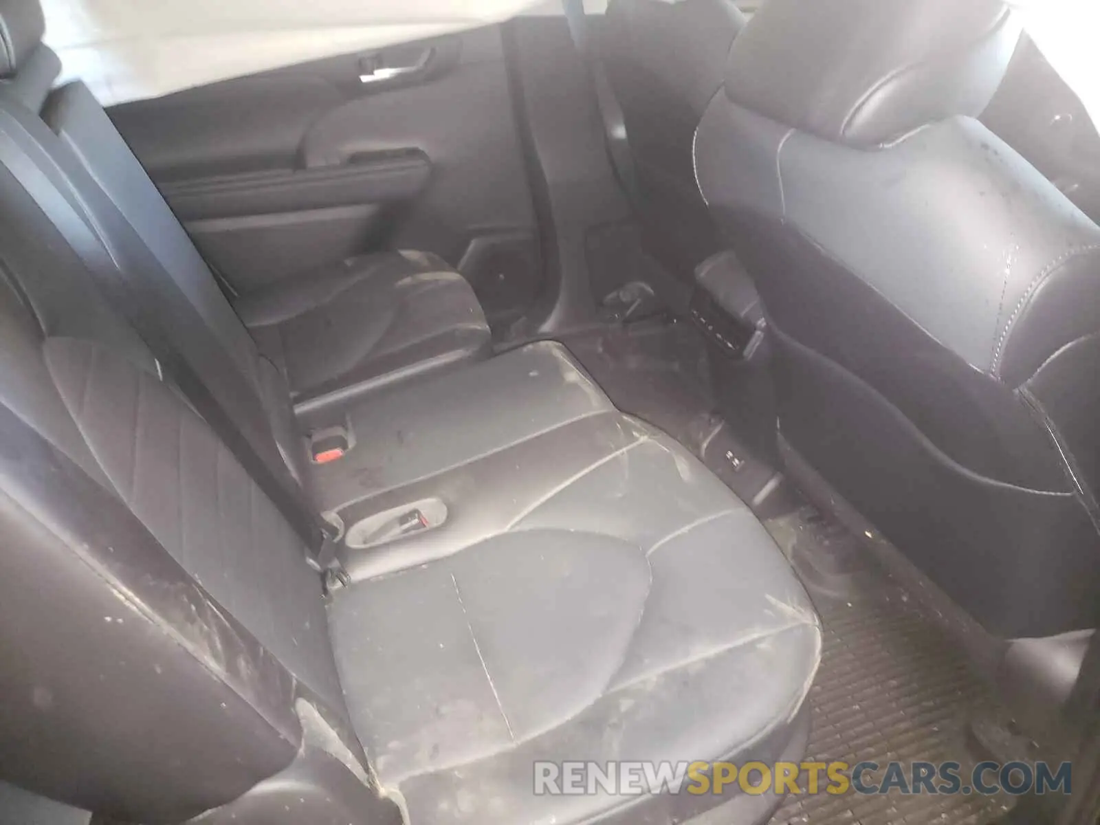 6 Photograph of a damaged car 5TDHZRBH8MS528100 TOYOTA HIGHLANDER 2021