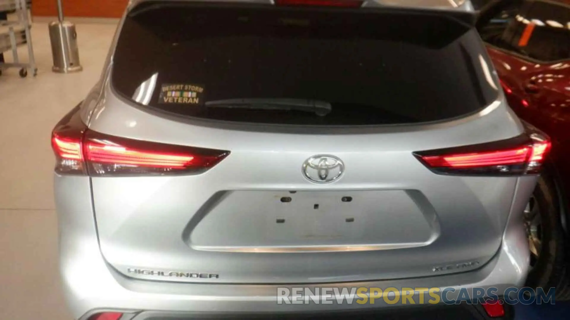 14 Photograph of a damaged car 5TDHZRBH8MS558360 TOYOTA HIGHLANDER 2021
