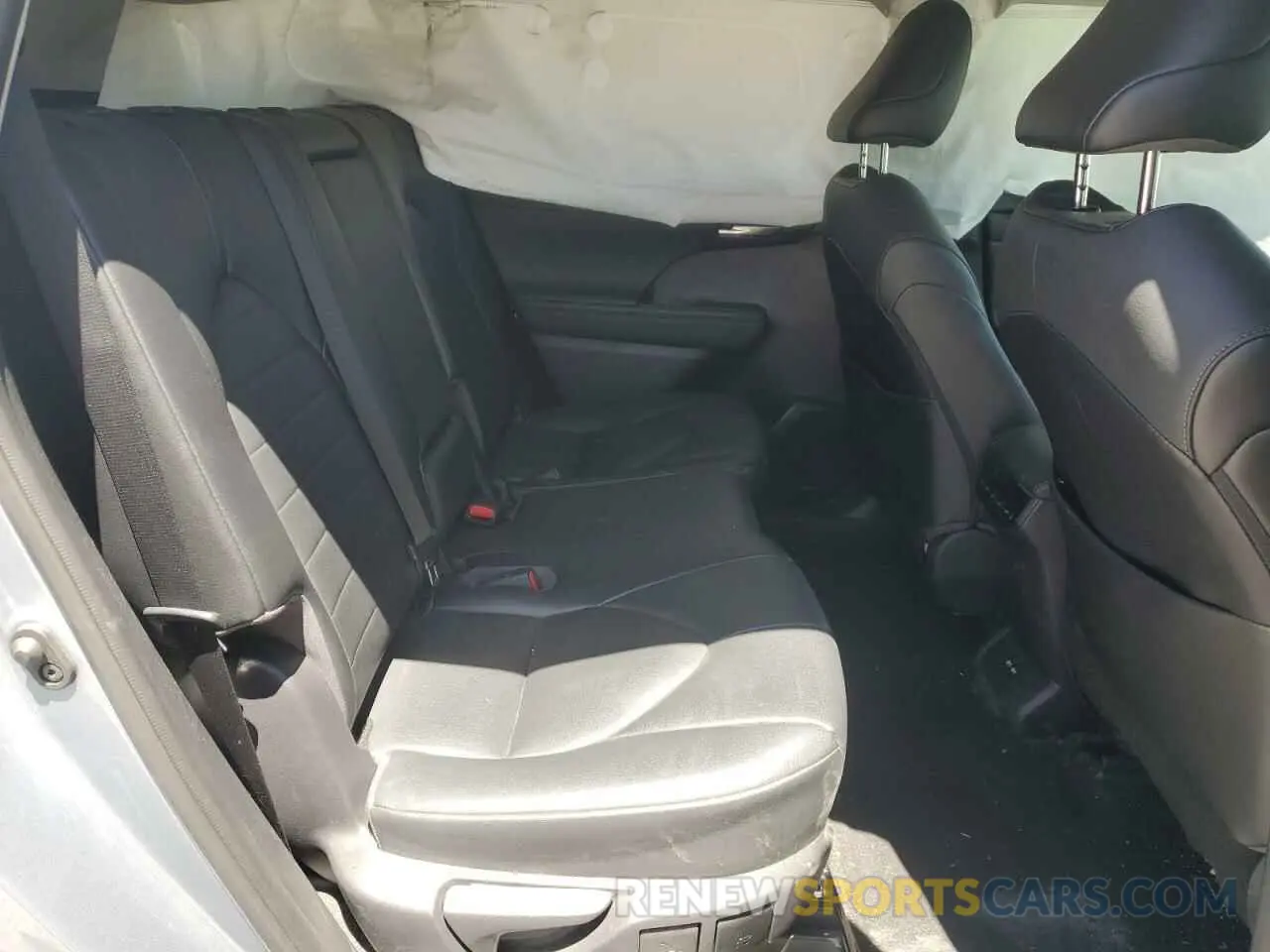 10 Photograph of a damaged car 5TDHZRBHXMS145095 TOYOTA HIGHLANDER 2021
