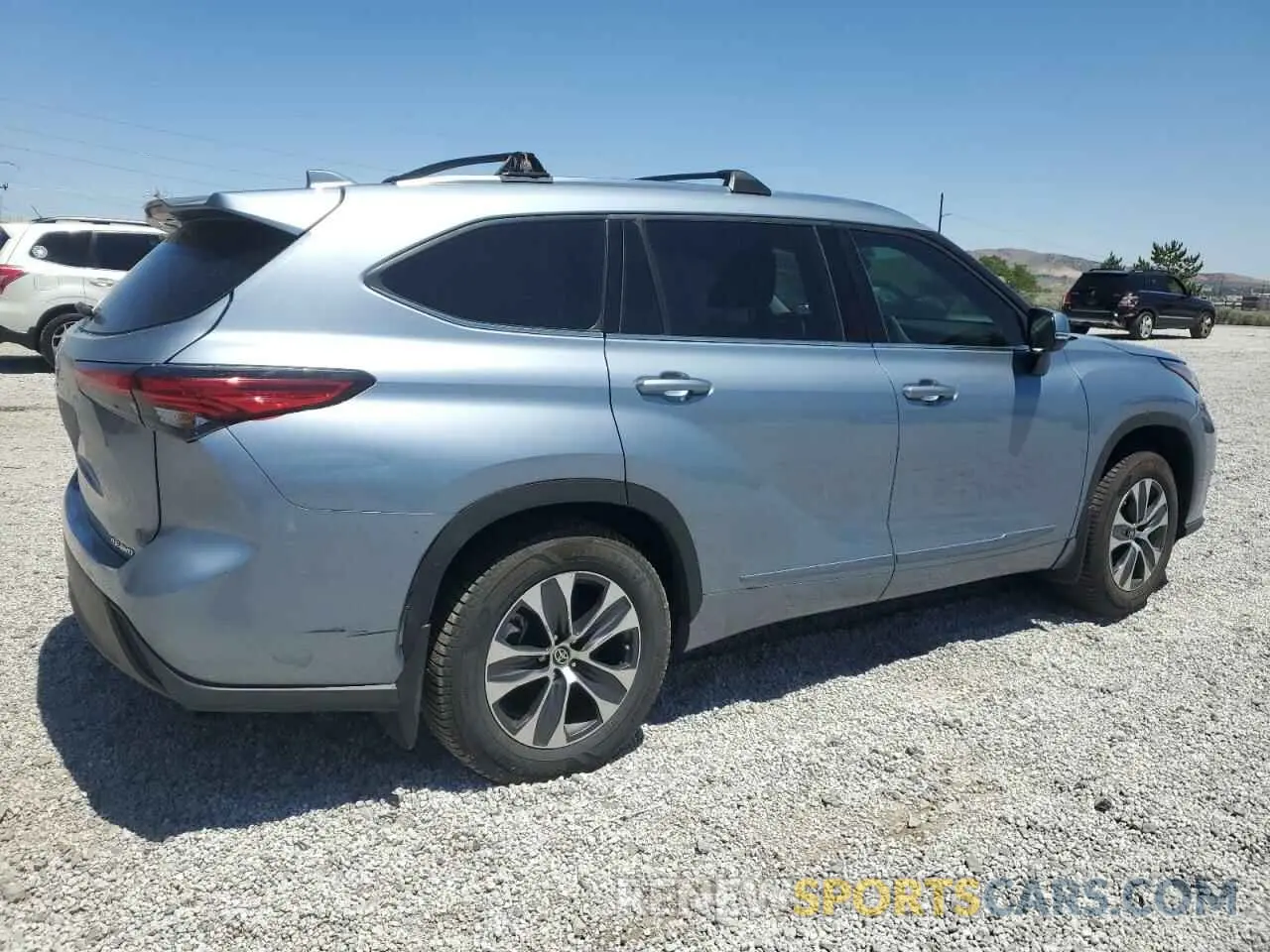 3 Photograph of a damaged car 5TDHZRBHXMS145095 TOYOTA HIGHLANDER 2021