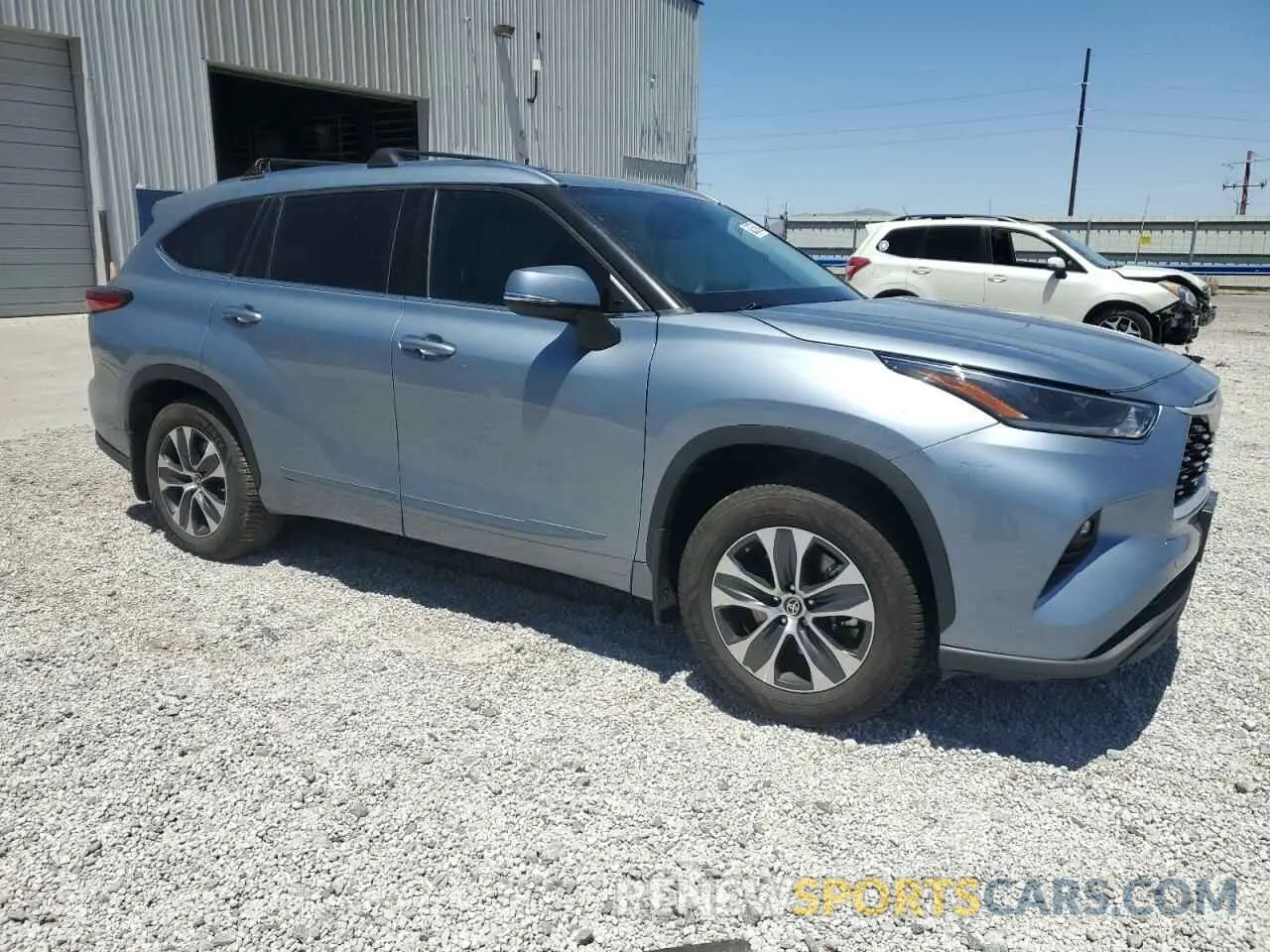 4 Photograph of a damaged car 5TDHZRBHXMS145095 TOYOTA HIGHLANDER 2021