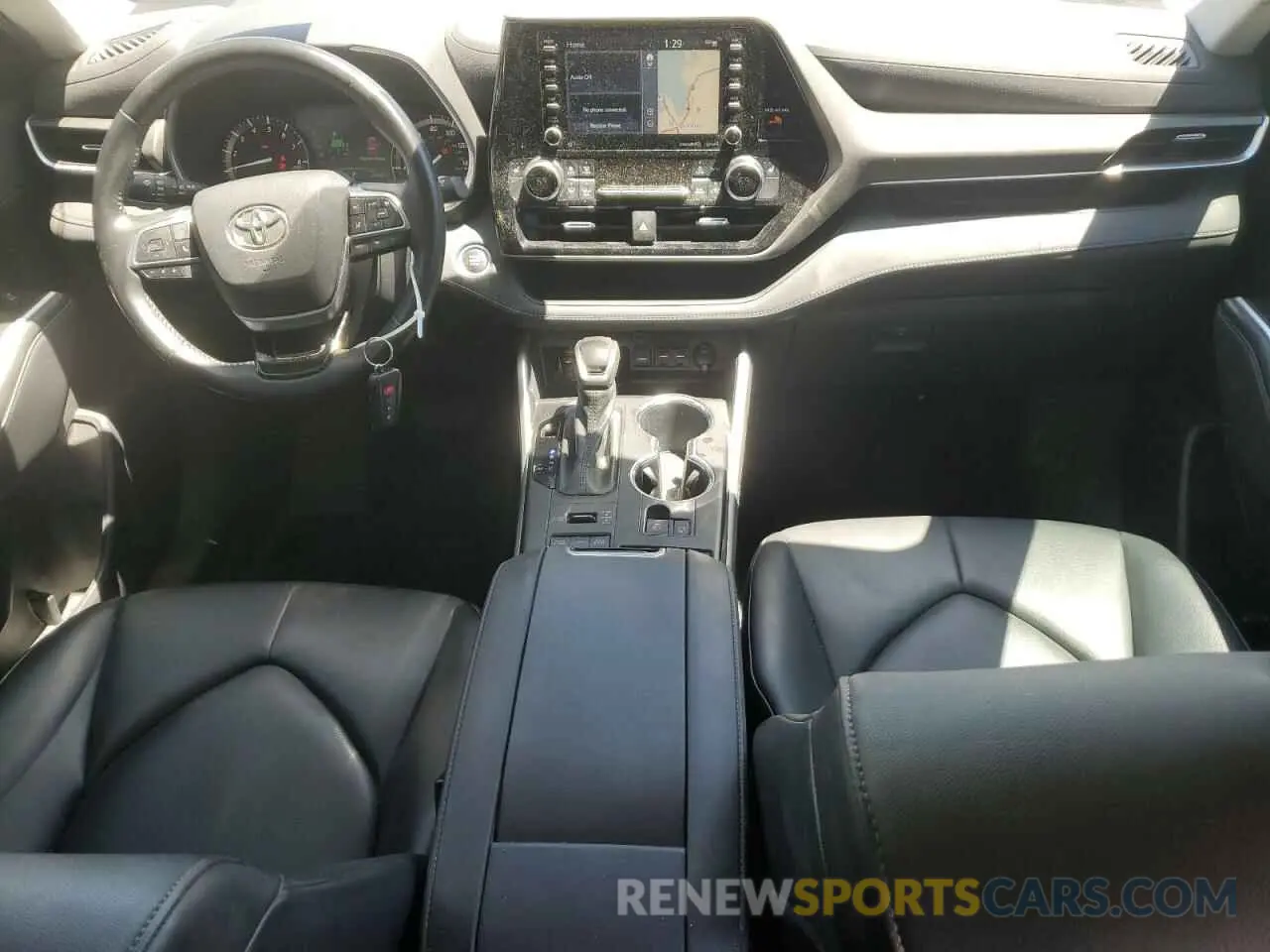 8 Photograph of a damaged car 5TDHZRBHXMS145095 TOYOTA HIGHLANDER 2021