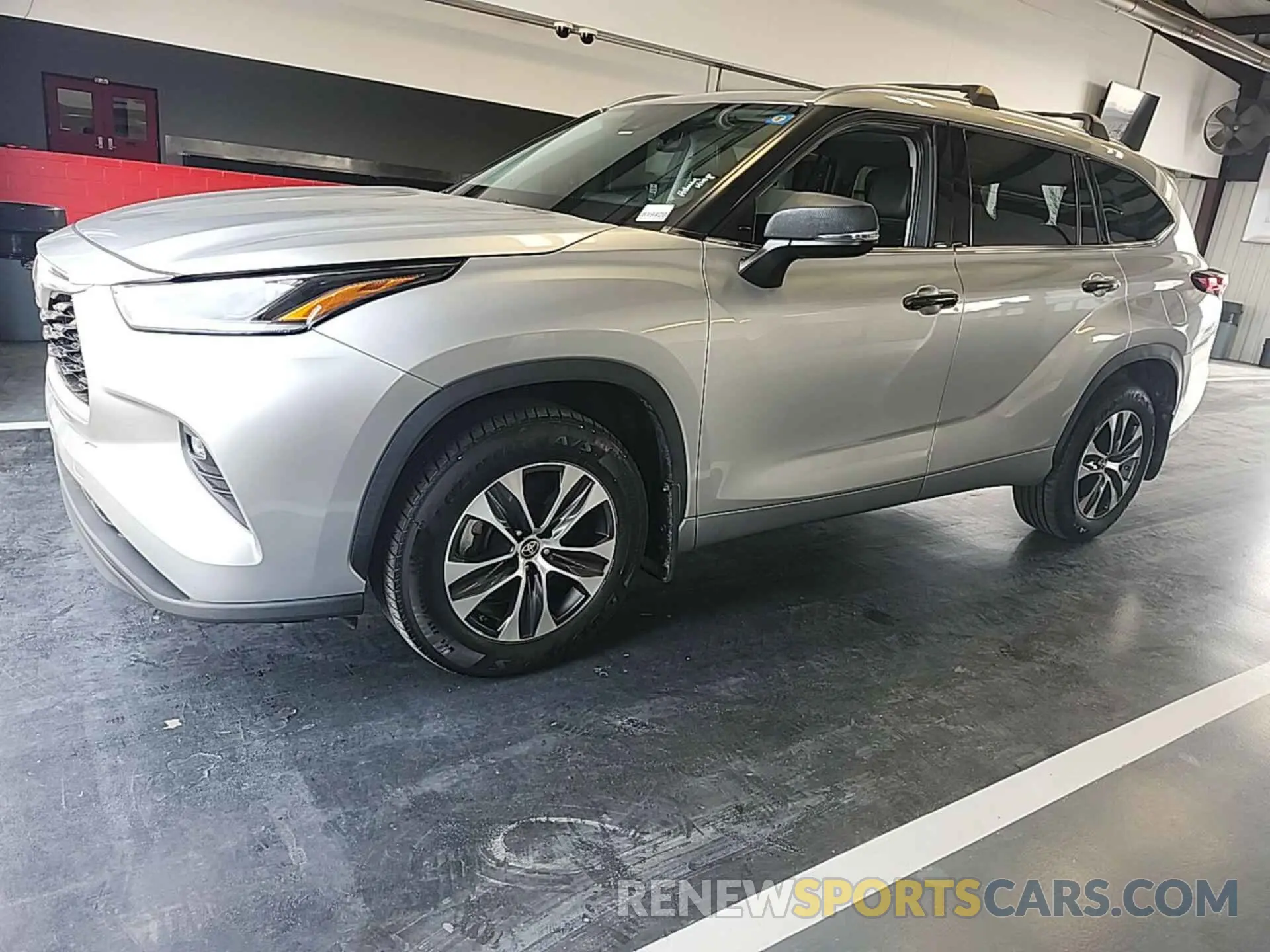 13 Photograph of a damaged car 5TDHZRBHXMS155464 TOYOTA HIGHLANDER 2021