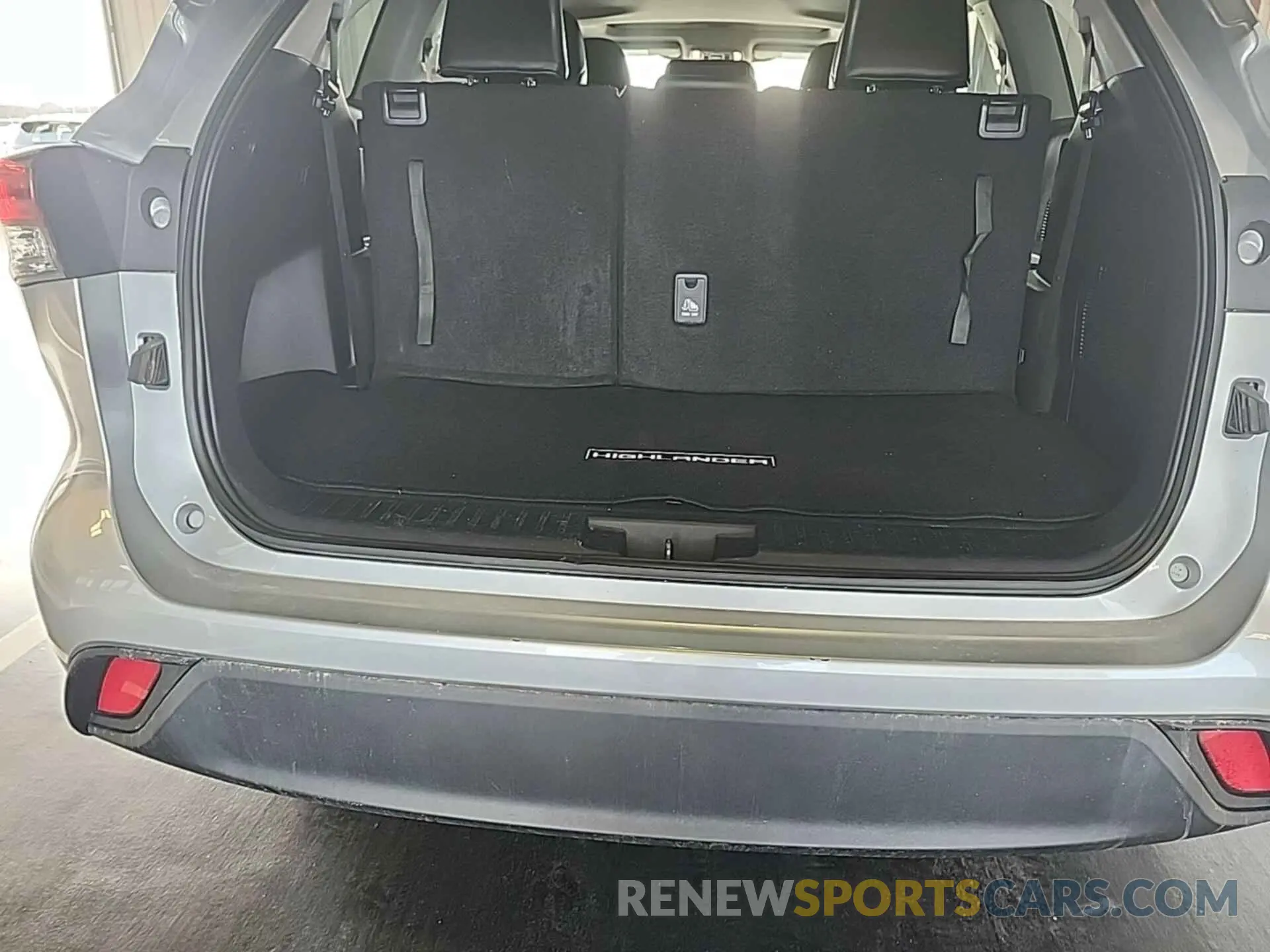 2 Photograph of a damaged car 5TDHZRBHXMS155464 TOYOTA HIGHLANDER 2021