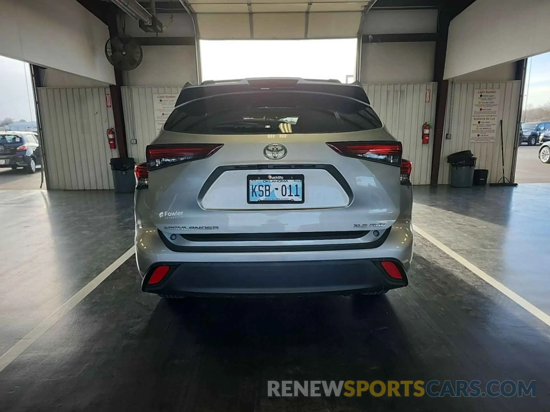 5 Photograph of a damaged car 5TDHZRBHXMS155464 TOYOTA HIGHLANDER 2021