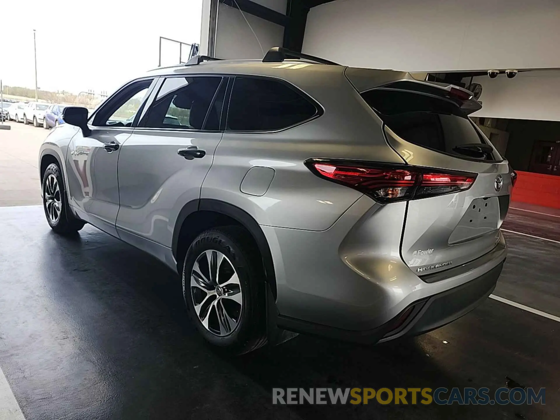 6 Photograph of a damaged car 5TDHZRBHXMS155464 TOYOTA HIGHLANDER 2021
