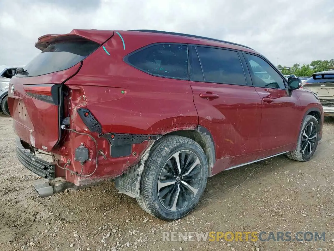 3 Photograph of a damaged car 5TDJZRAH6MS053405 TOYOTA HIGHLANDER 2021