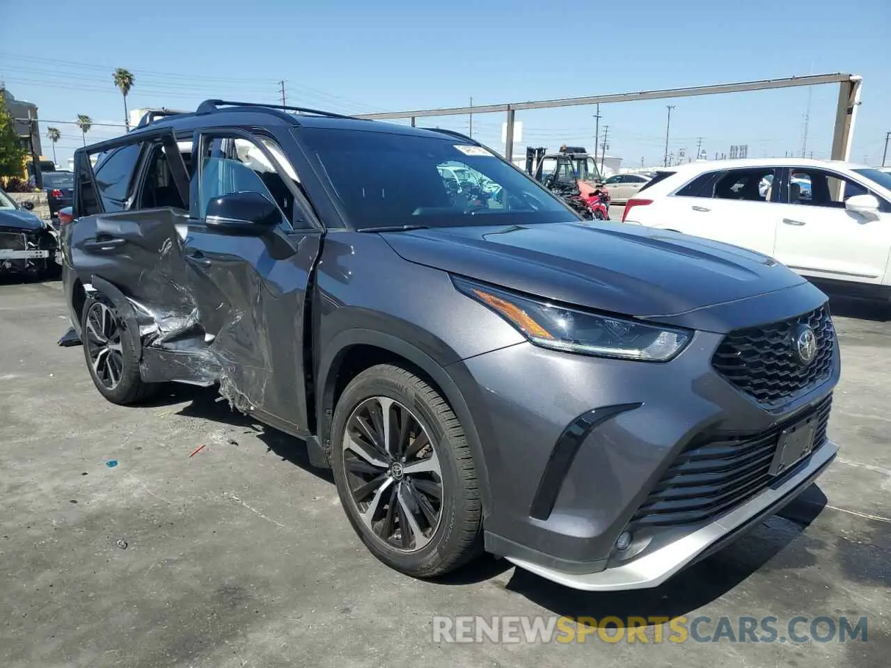 4 Photograph of a damaged car 5TDJZRAH7MS059973 TOYOTA HIGHLANDER 2021