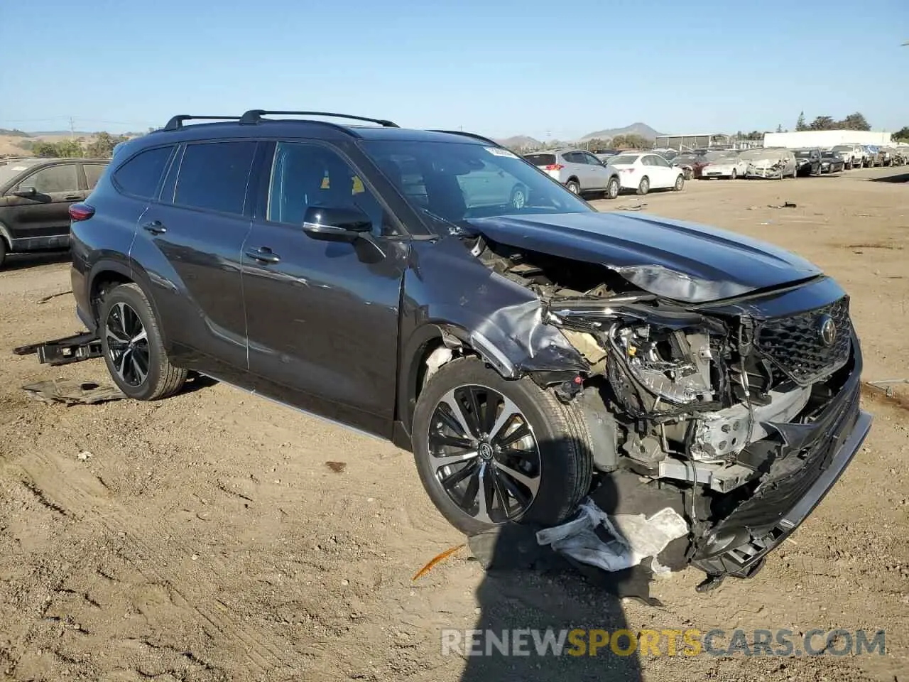 4 Photograph of a damaged car 5TDJZRAH8MS036945 TOYOTA HIGHLANDER 2021