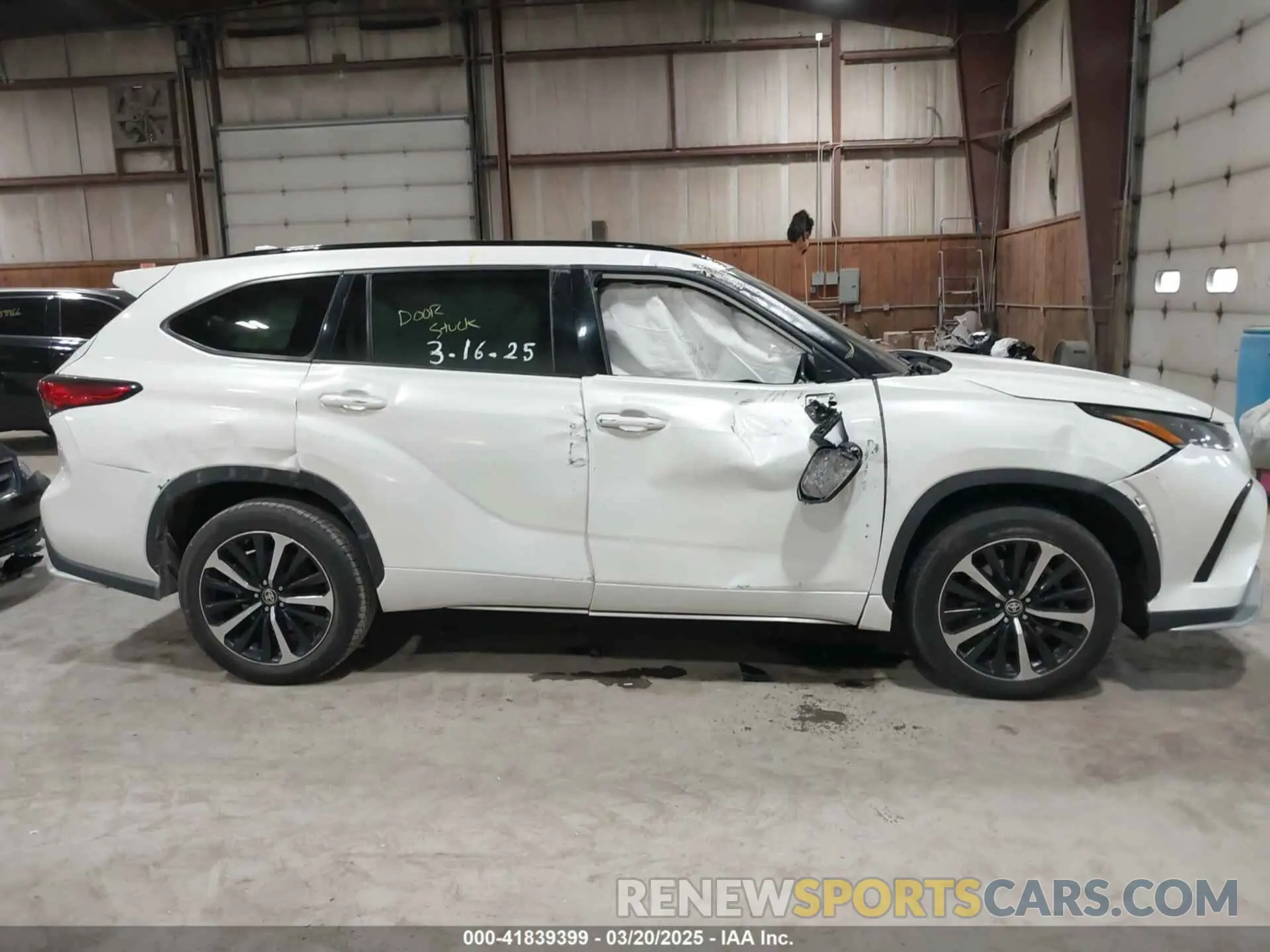 13 Photograph of a damaged car 5TDJZRBH0MS059585 TOYOTA HIGHLANDER 2021